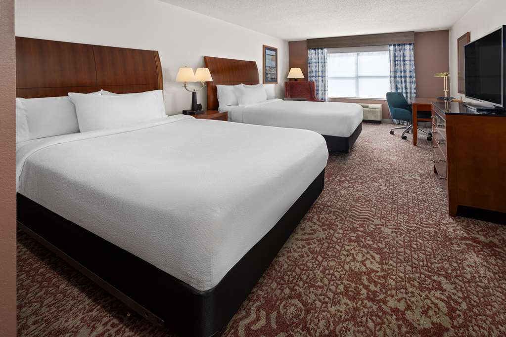 Hilton Garden Inn Milford Room Type - 2 QN ACC RM ROLLIN SHWR