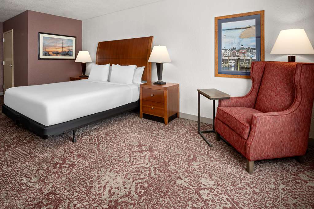 Hilton Garden Inn Milford Room Type - 1 KING ACC RM ROLLIN SHWR