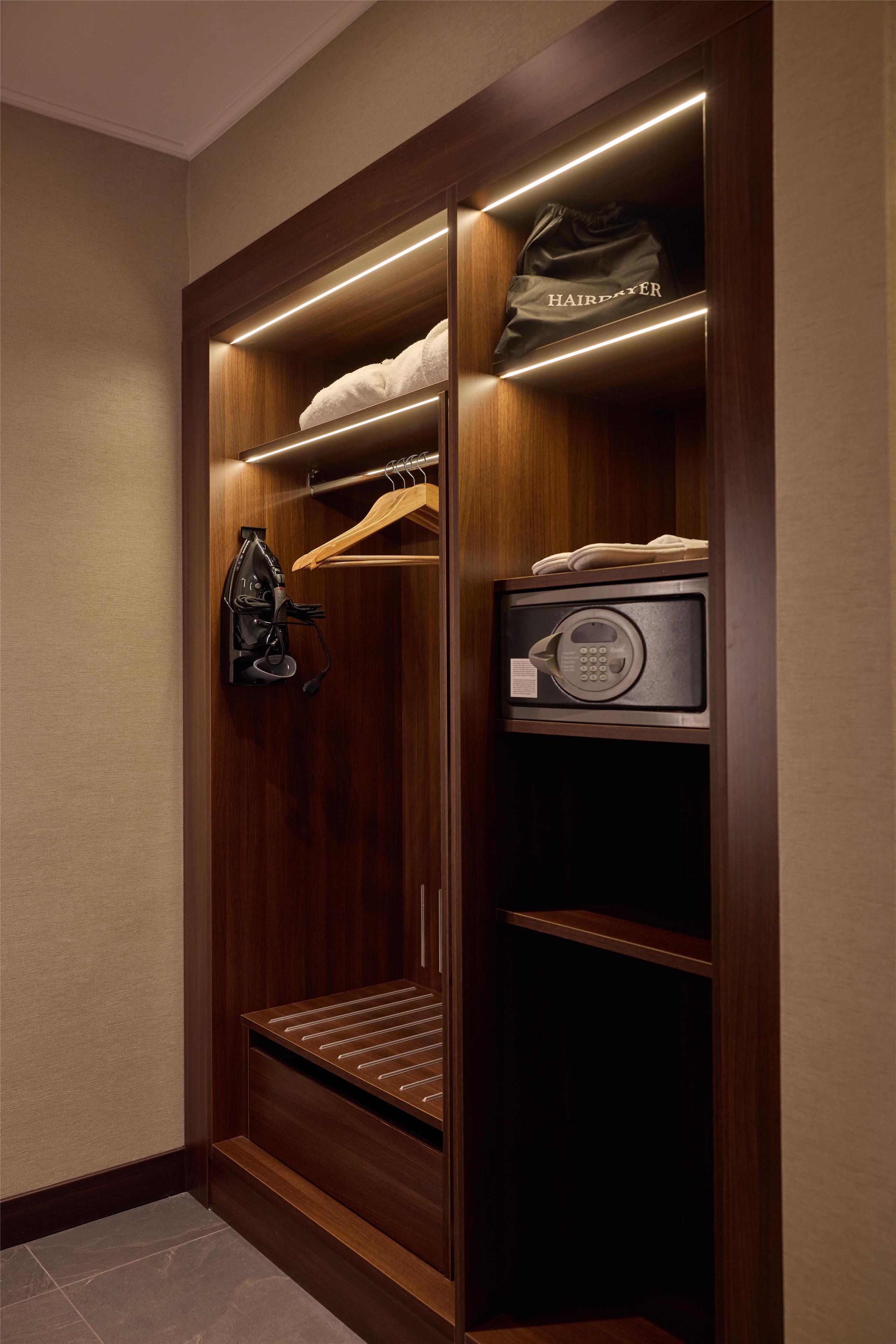 Hilton Milan Room Type - KING EXECUTIVE GRAND ROOM