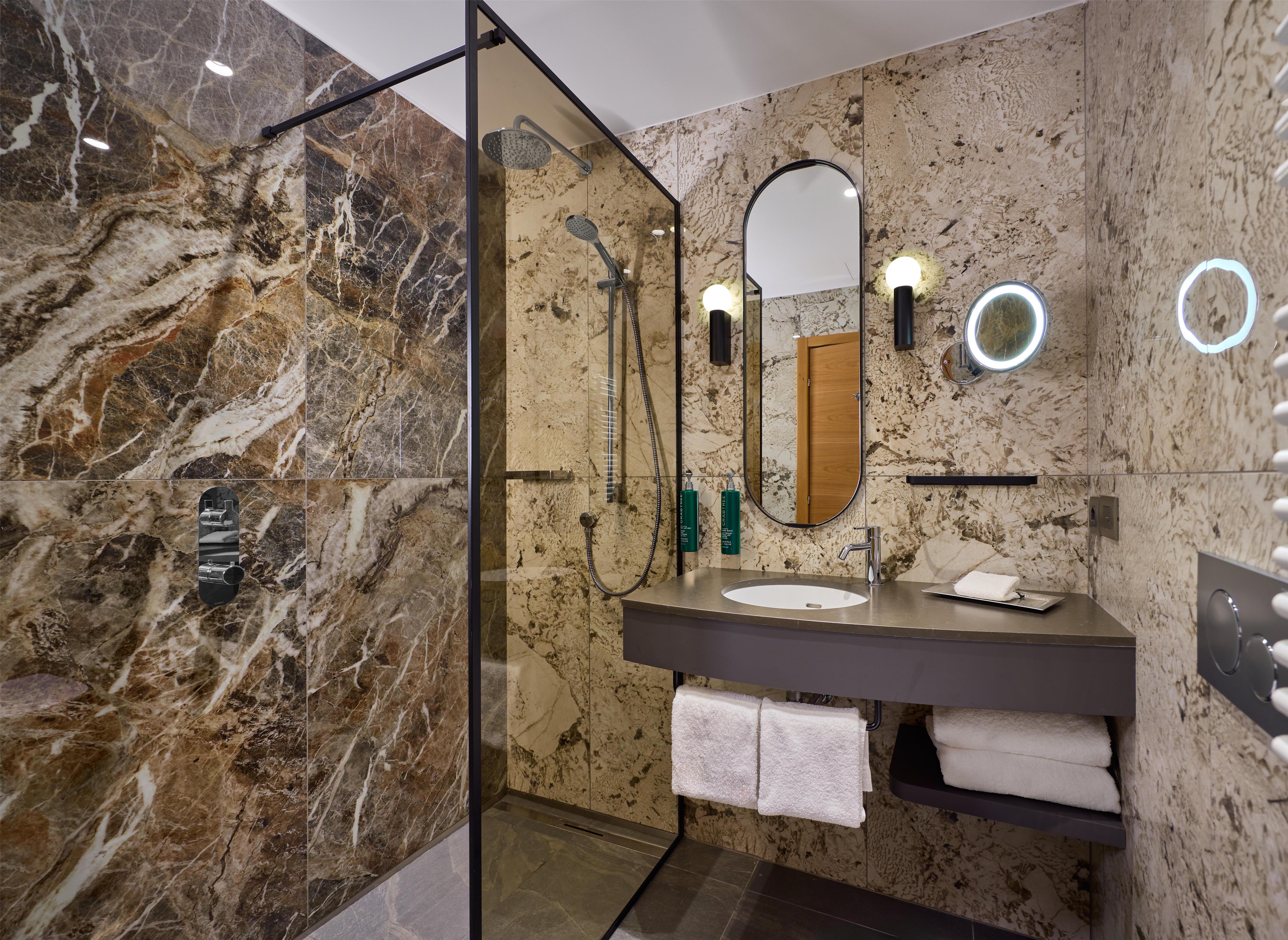Hilton Milan Room Type - KING DELUXE GUEST ROOM