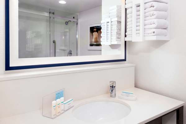  - Hampton Inn & Suites Kansas City