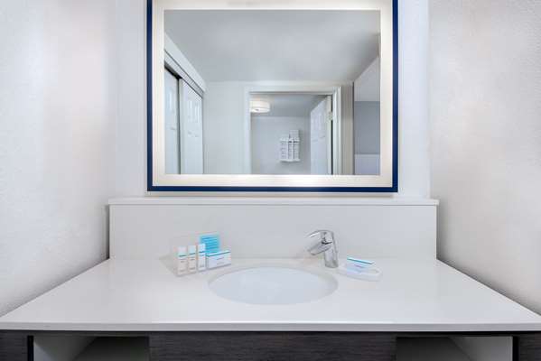  - Hampton Inn & Suites Kansas City