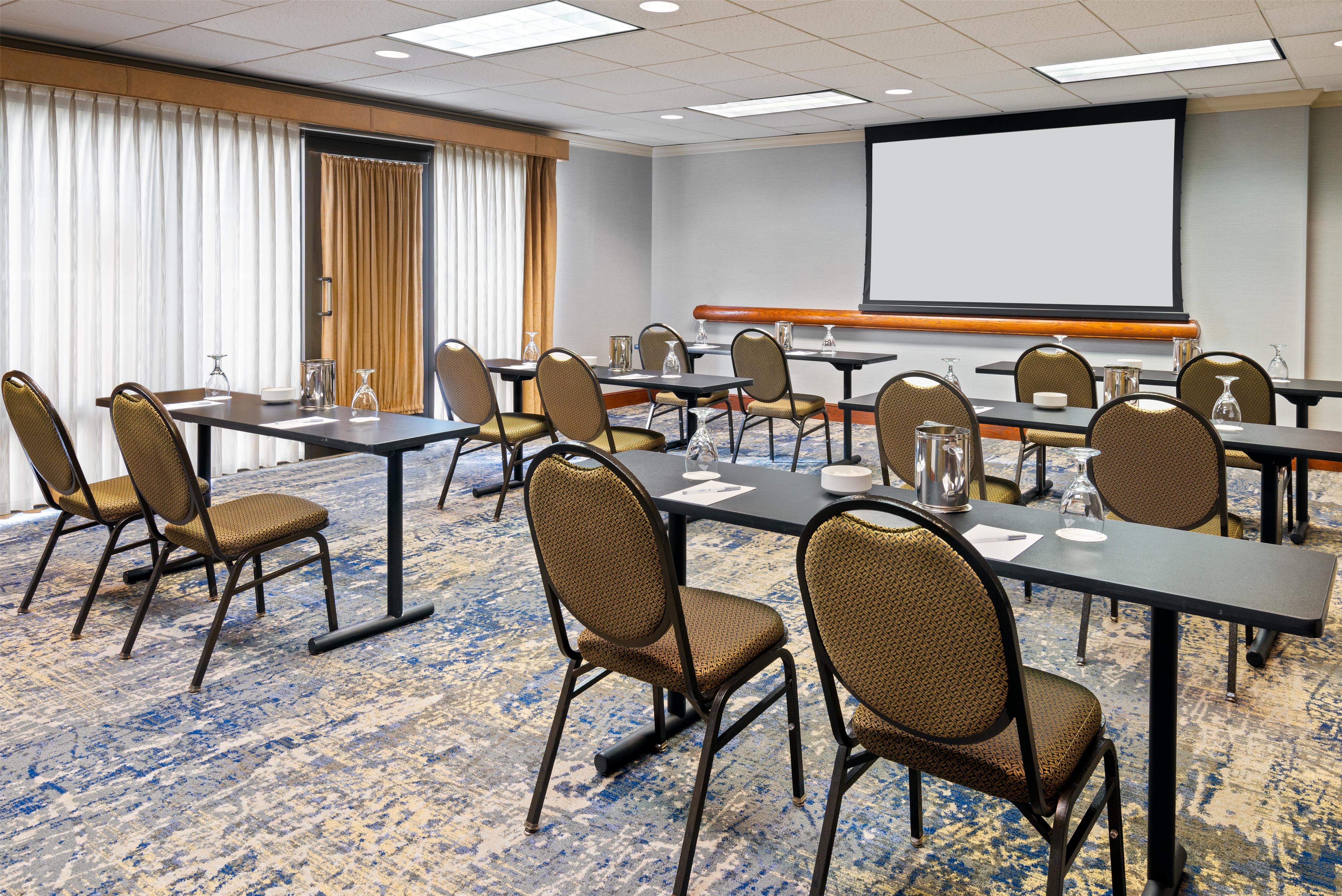 Meeting Room | Hampton Inn & Suites Kansas City-Country Club Plaza