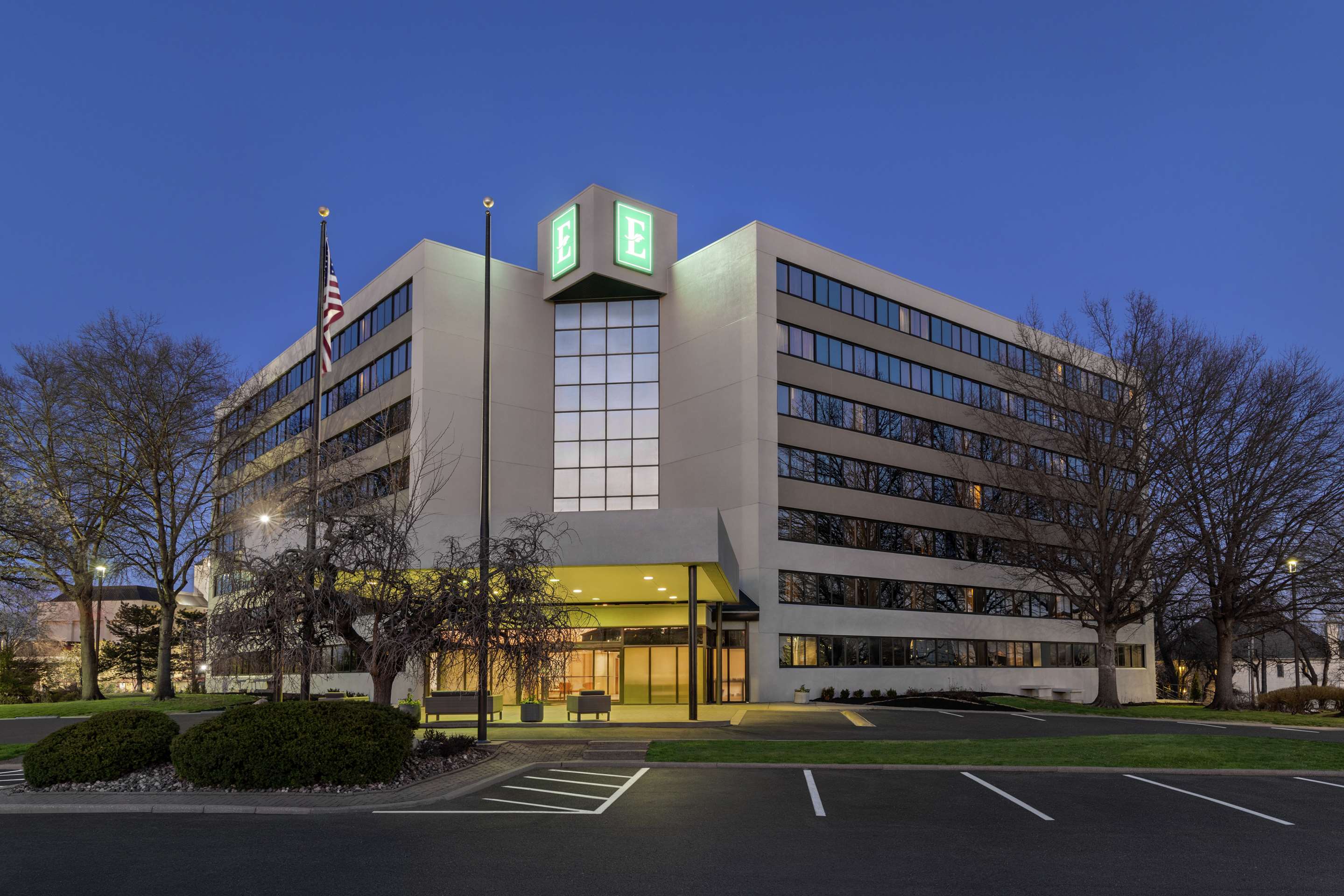 Exterior | Embassy Suites by Hilton Kansas City Overland Park