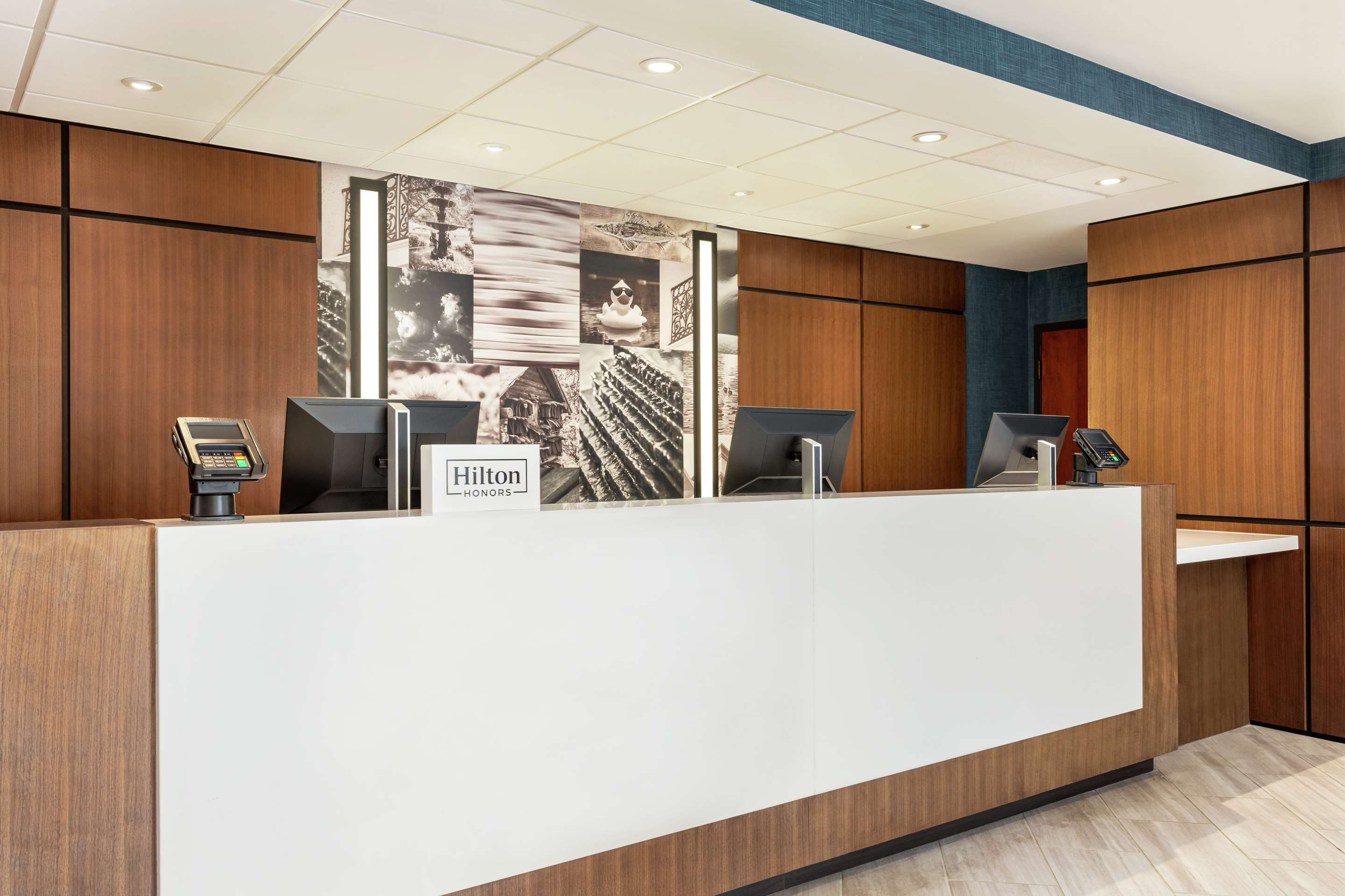 Reception | Embassy Suites by Hilton Kansas City Overland Park