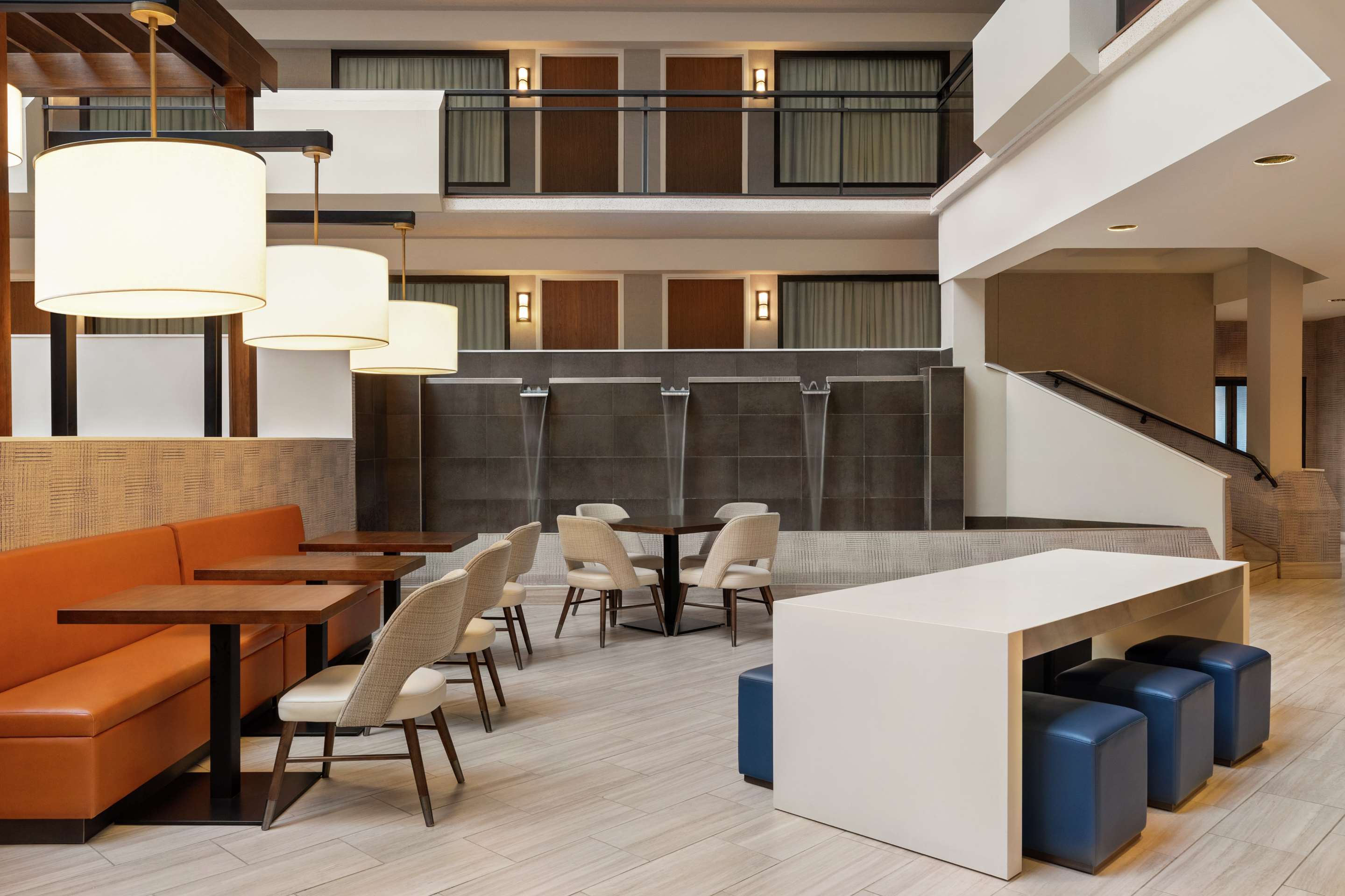 Restaurant | Embassy Suites by Hilton Kansas City Overland Park