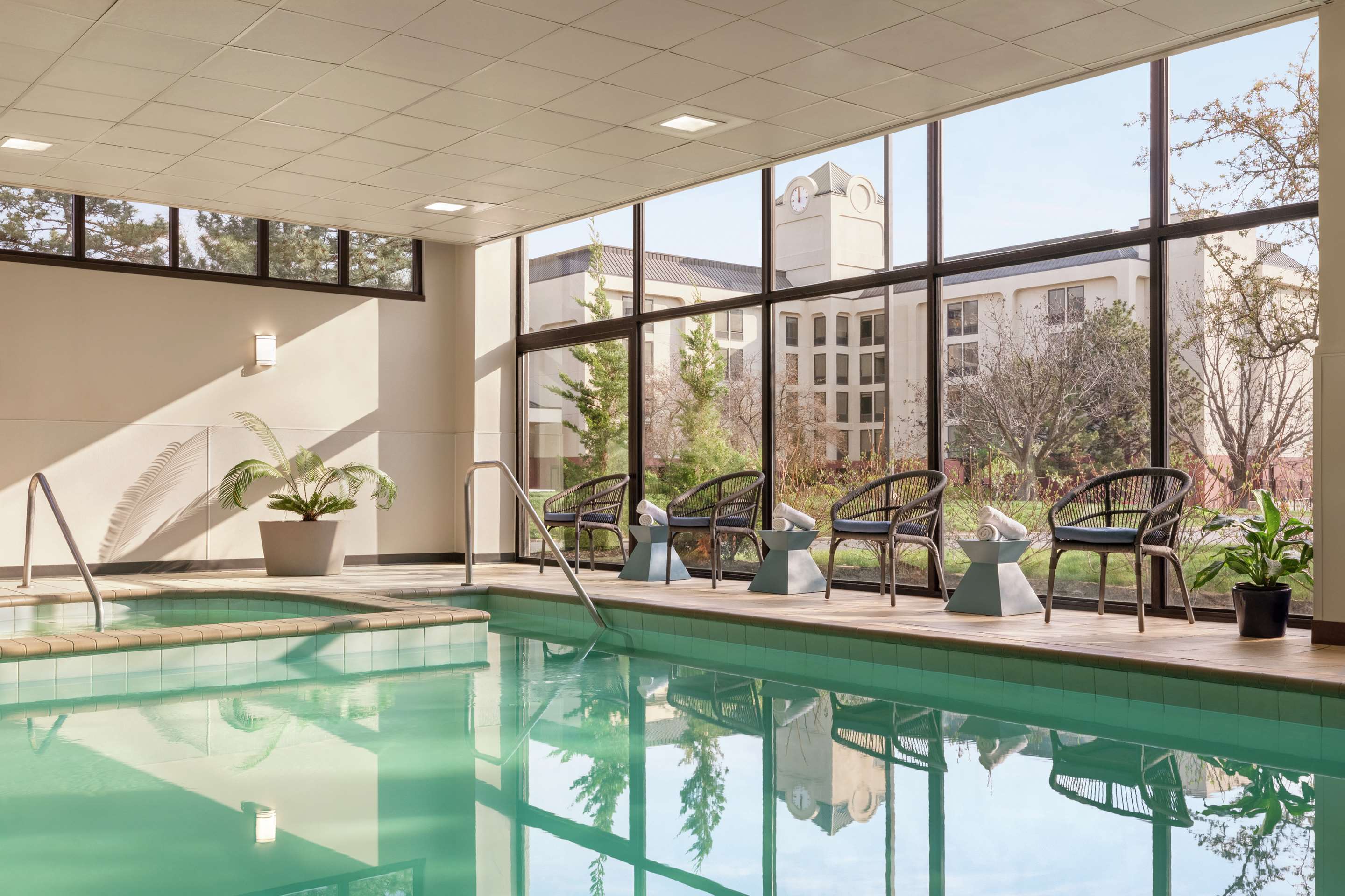 Pool | Embassy Suites by Hilton Kansas City Overland Park
