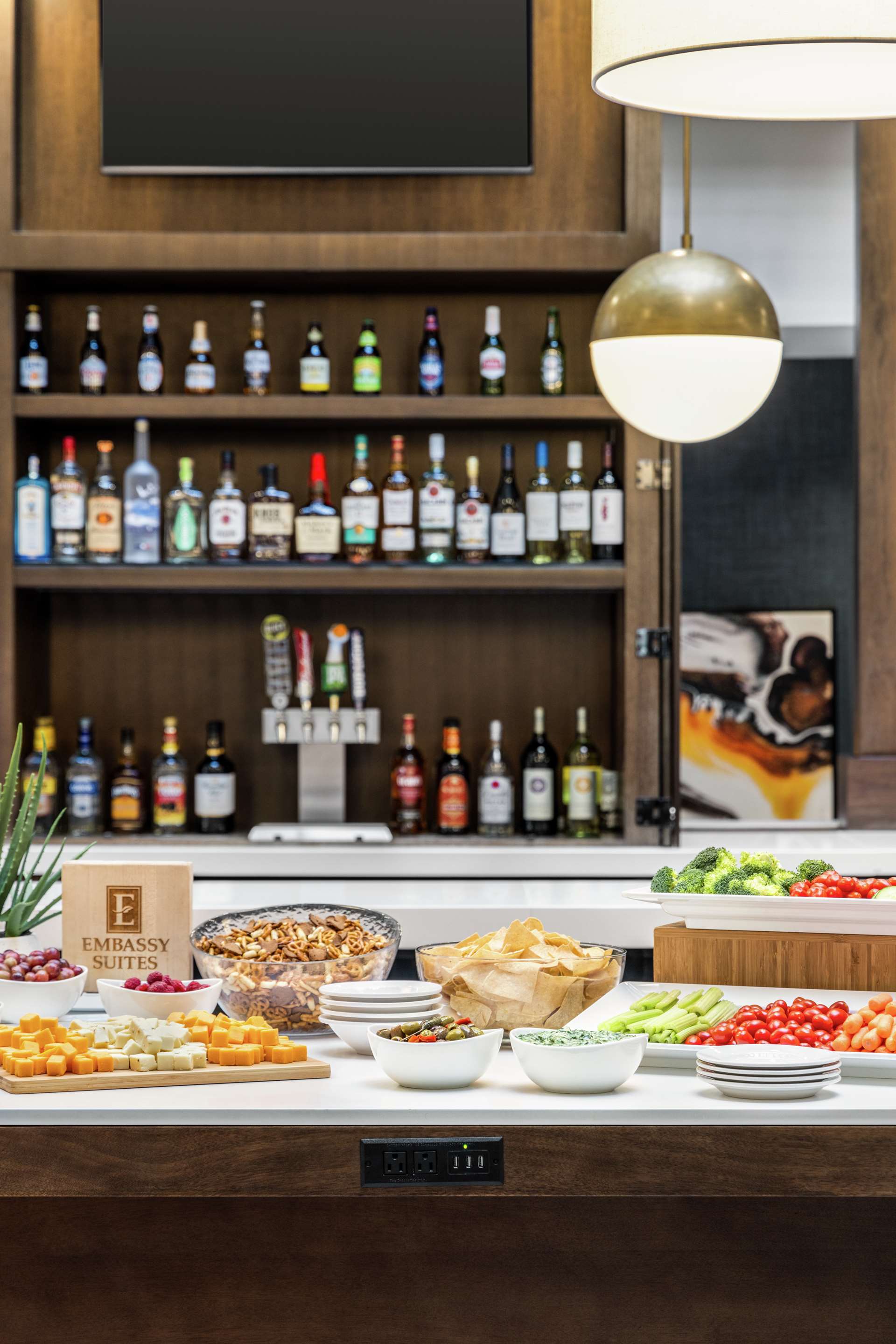 Restaurant | Embassy Suites by Hilton Kansas City Overland Park
