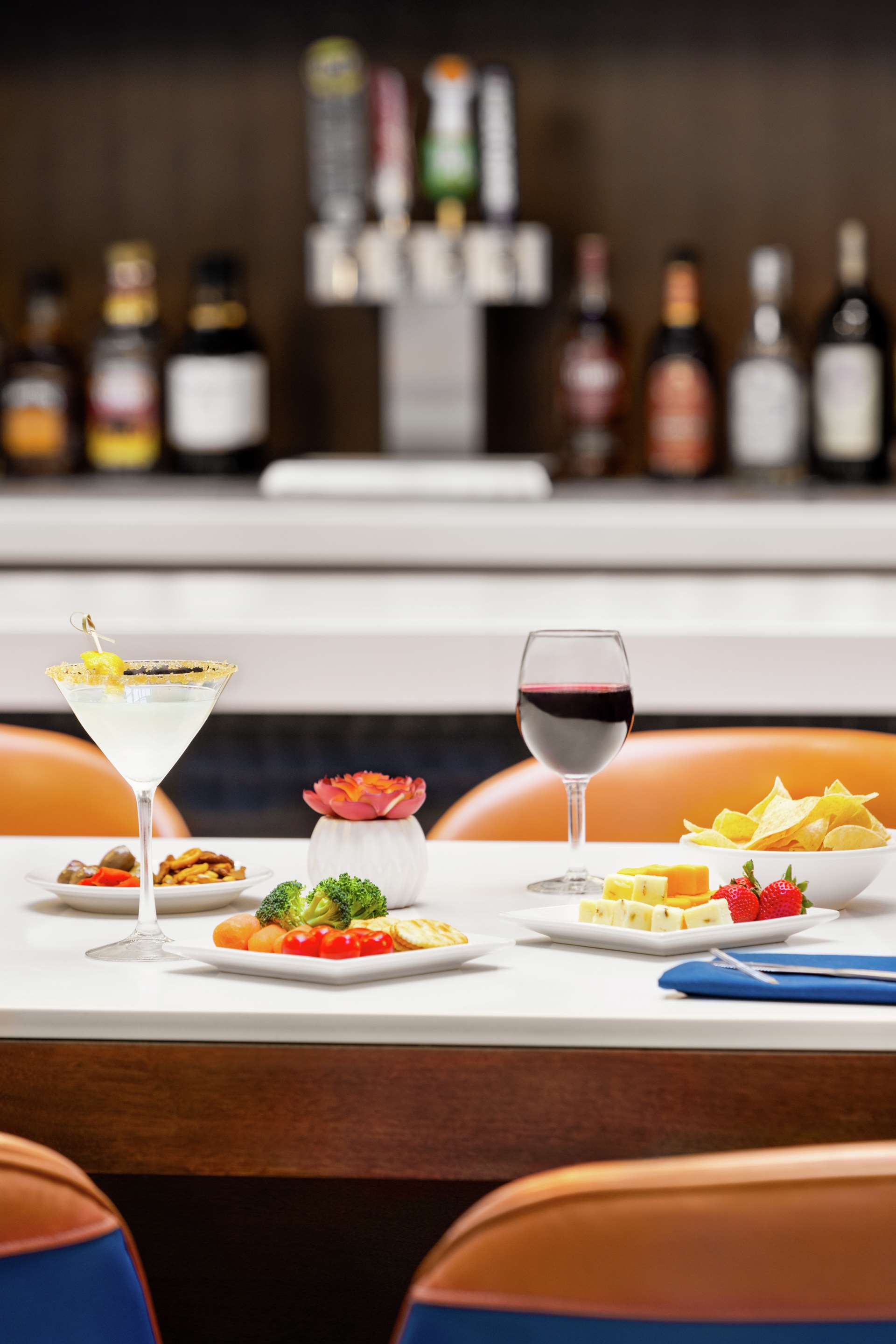 Restaurant | Embassy Suites by Hilton Kansas City Overland Park