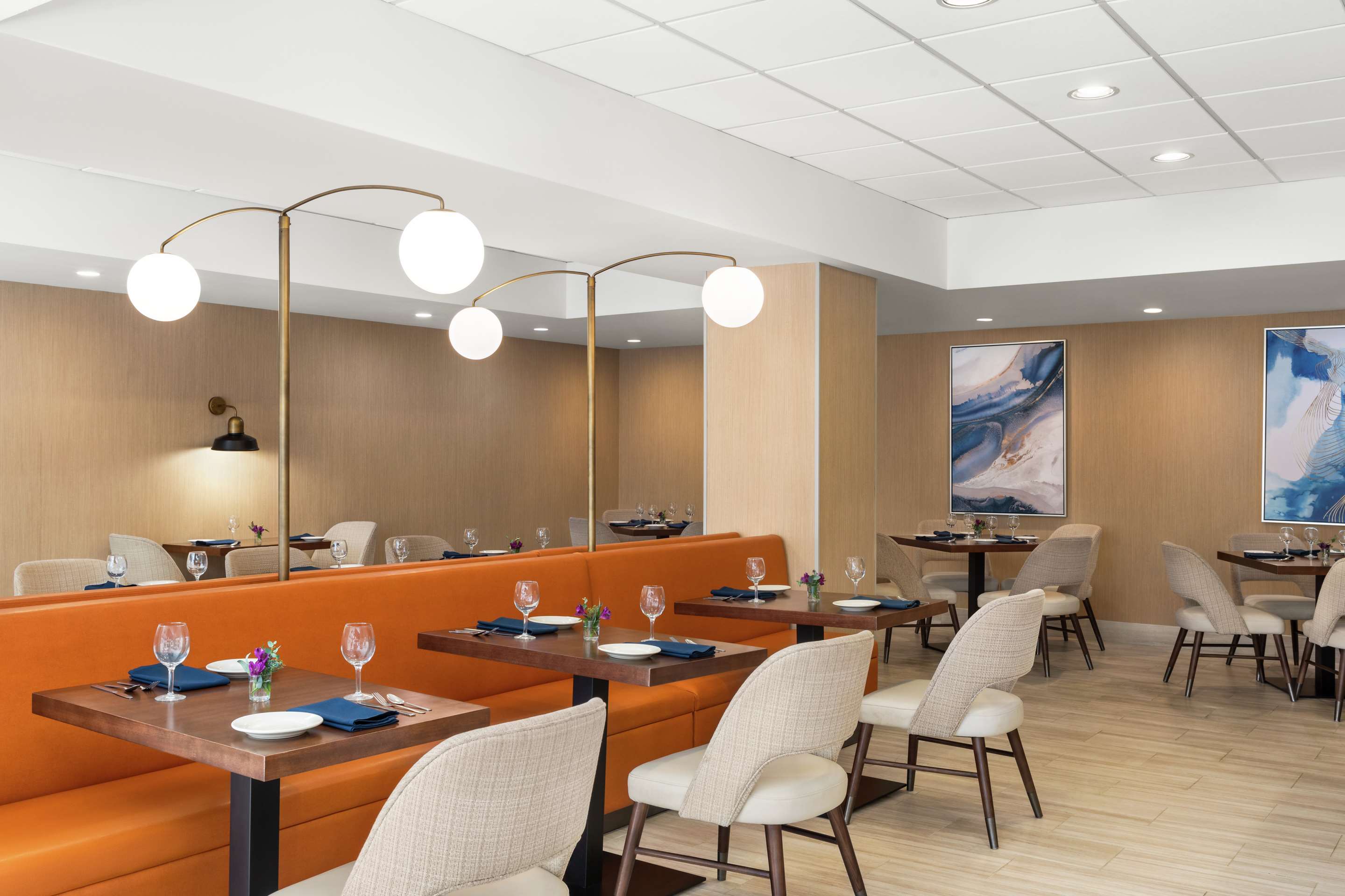 Restaurant | Embassy Suites by Hilton Kansas City Overland Park