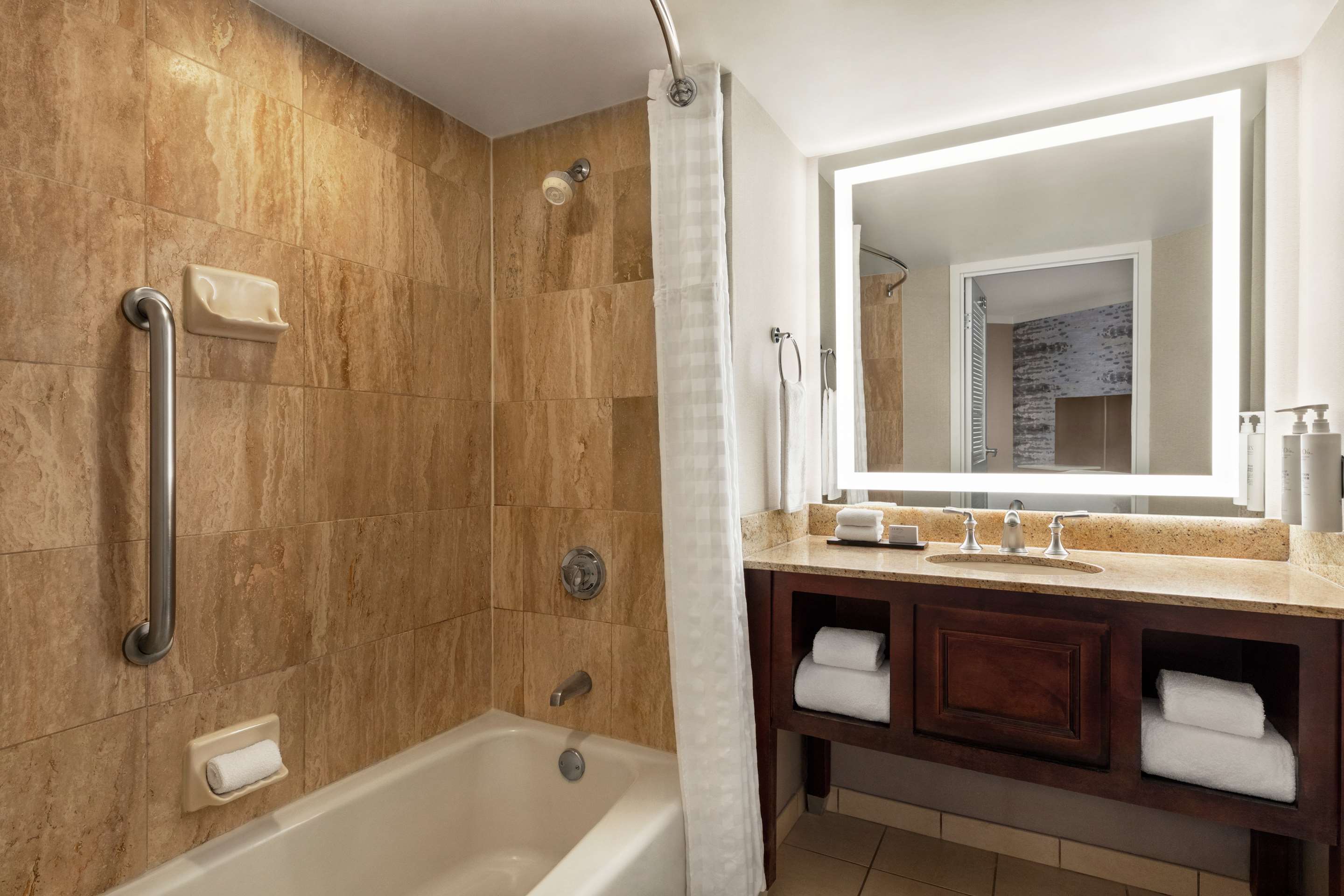 Guest room bath