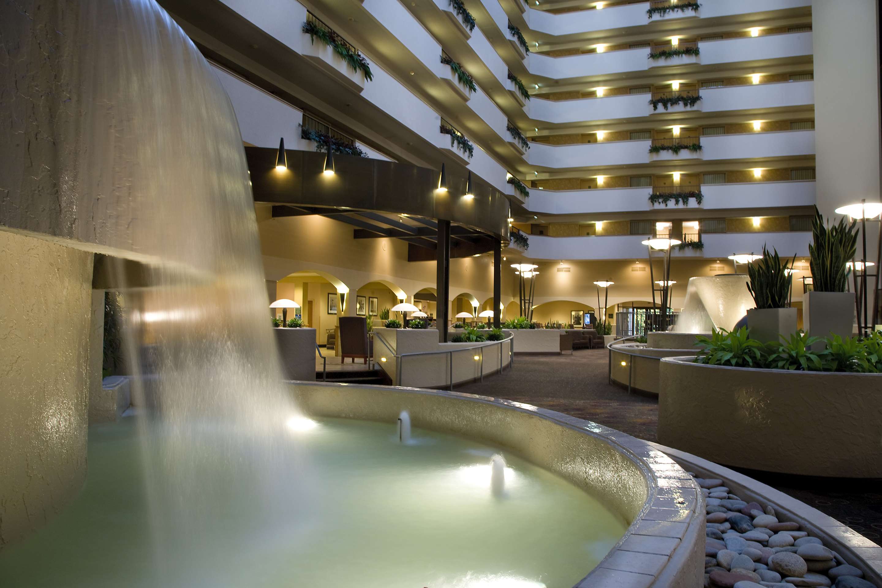 Lobby | Embassy Suites by Hilton Kansas City International Airport