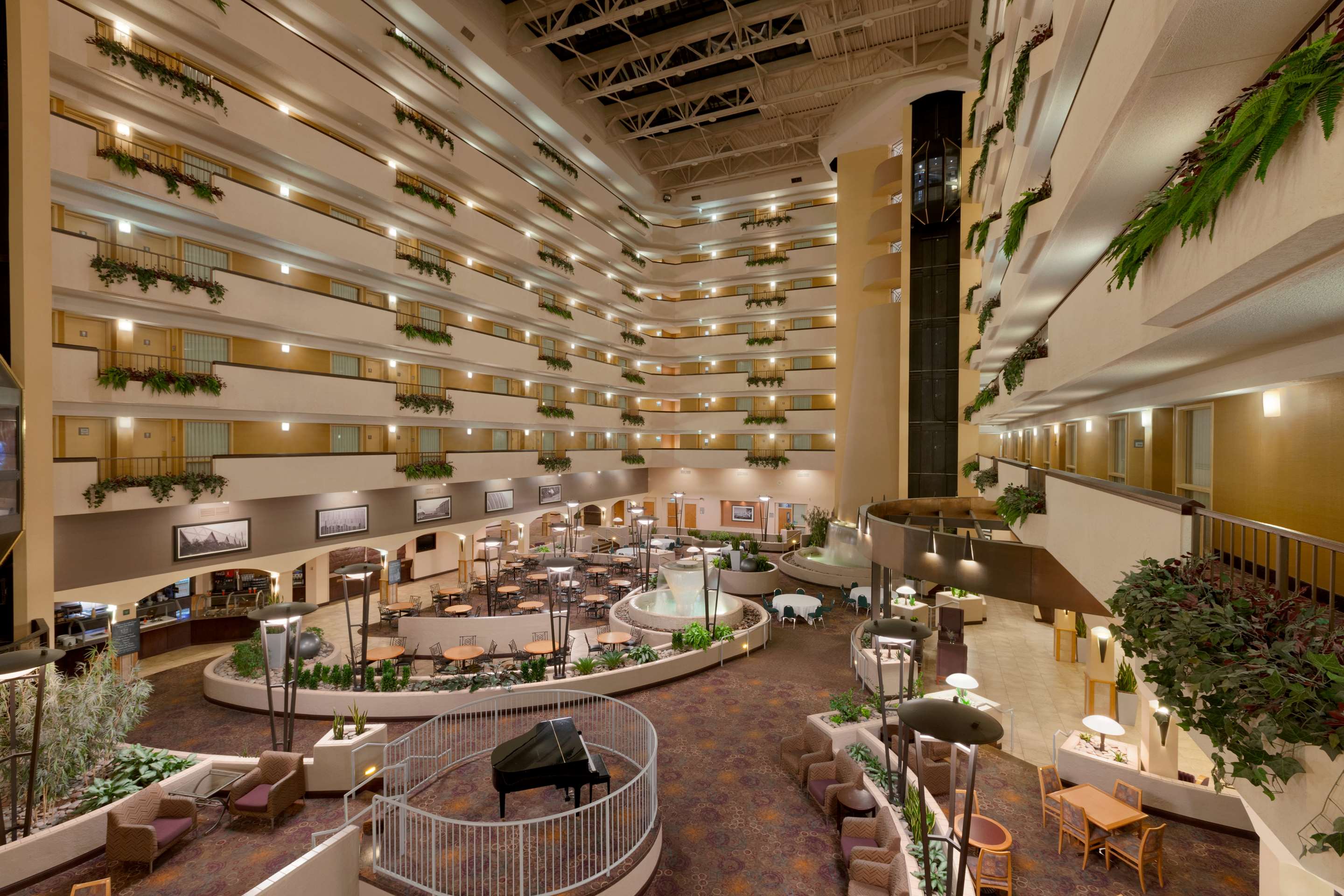 Lobby | Embassy Suites by Hilton Kansas City International Airport