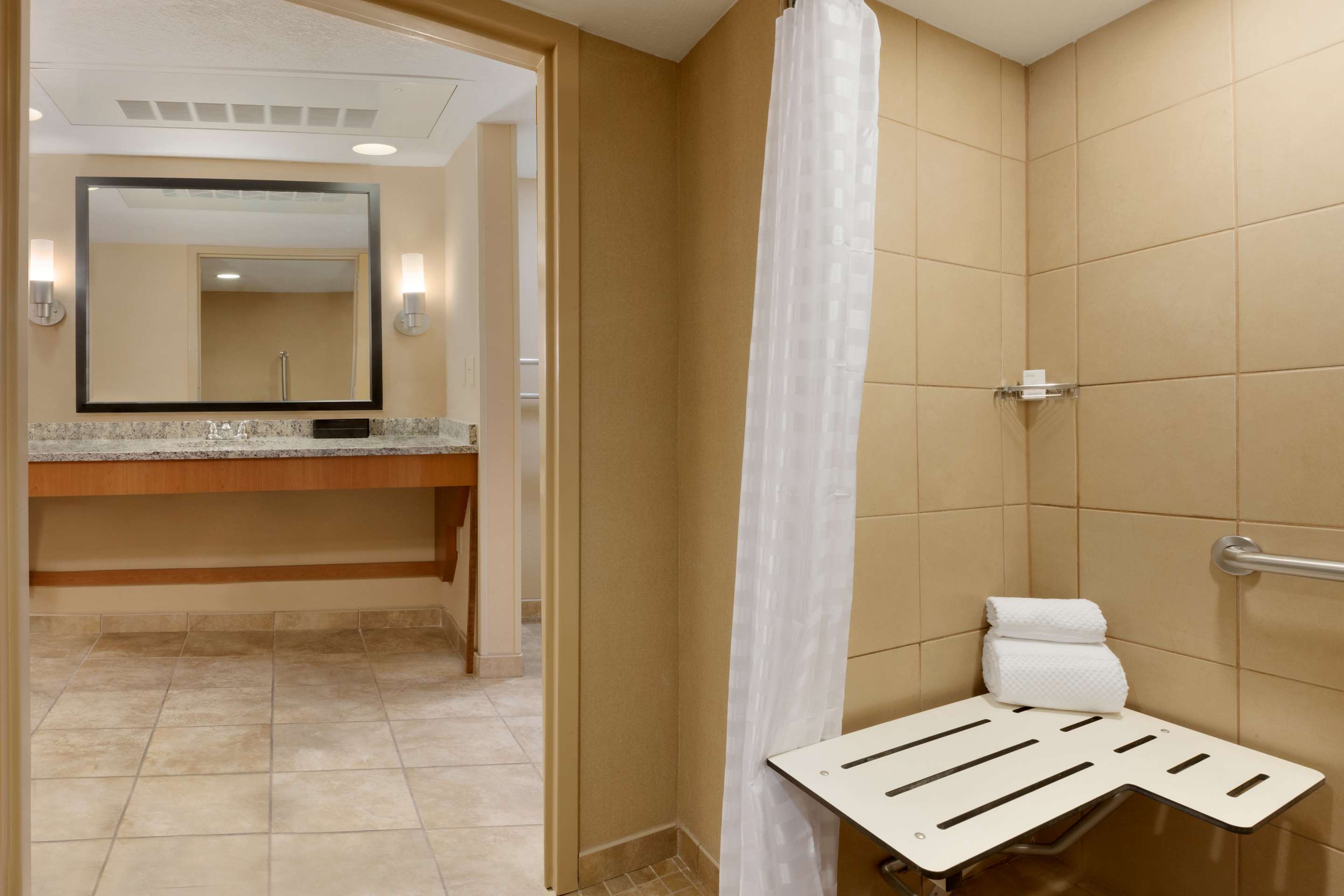 Guest room bath
