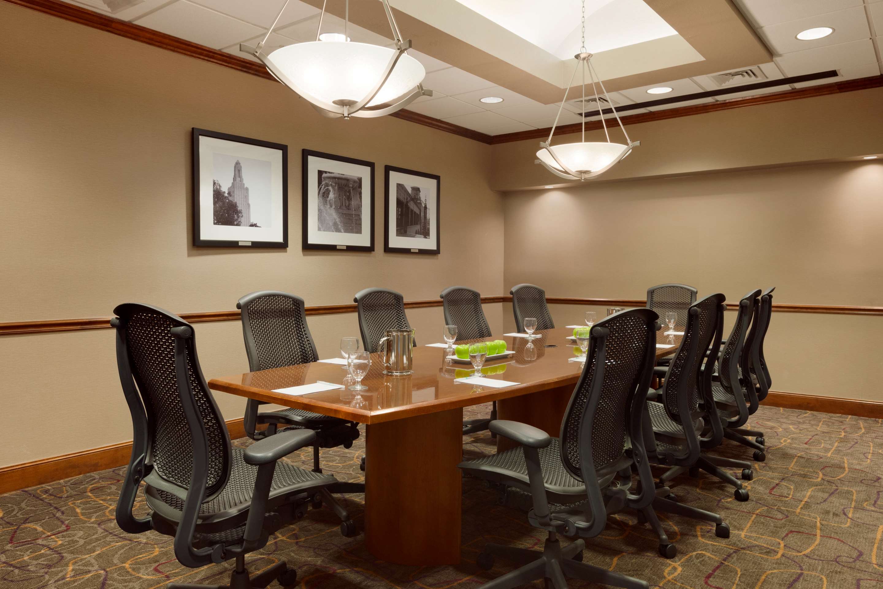 Meeting Room | Embassy Suites by Hilton Kansas City International Airport