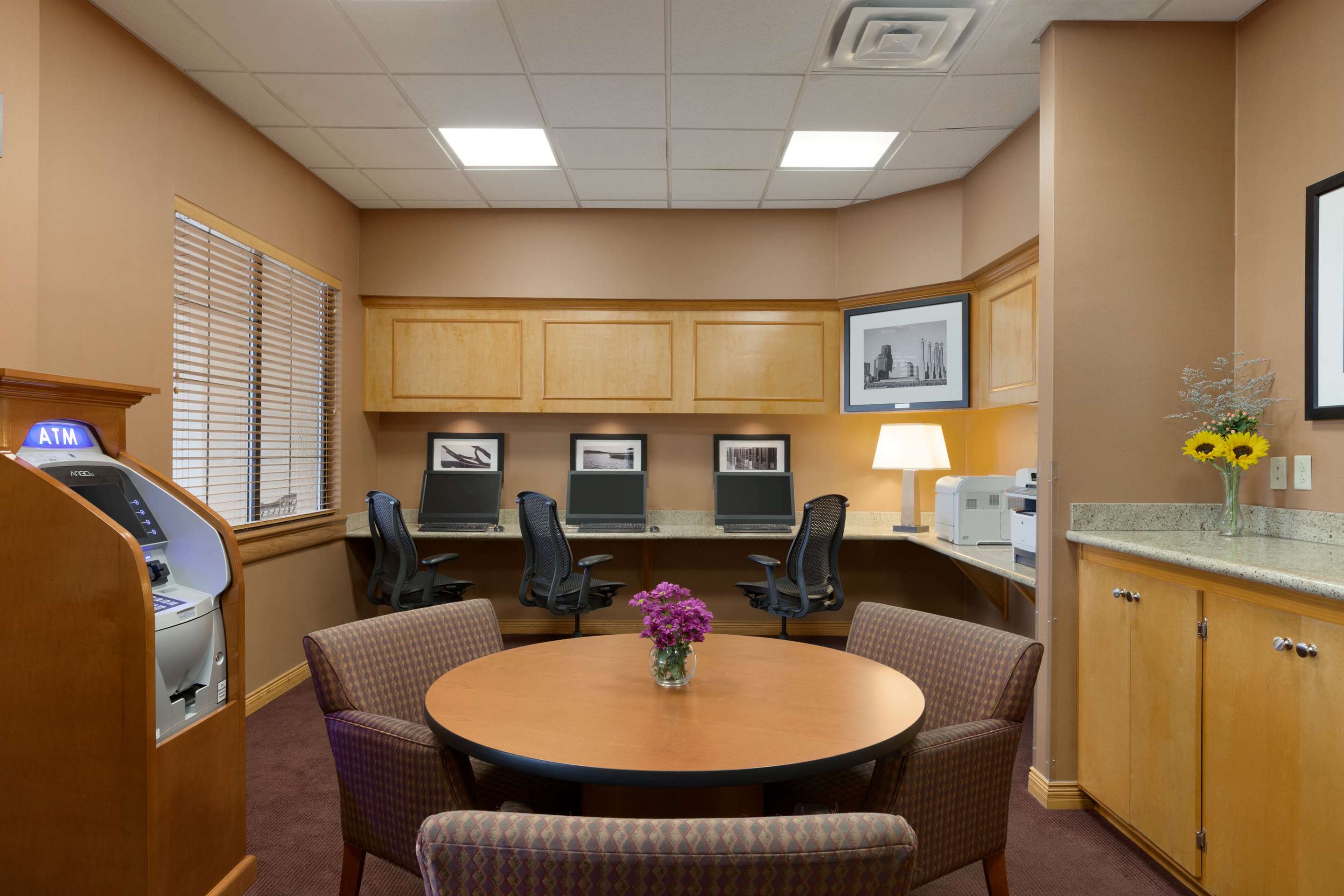 Business Center | Embassy Suites by Hilton Kansas City International Airport