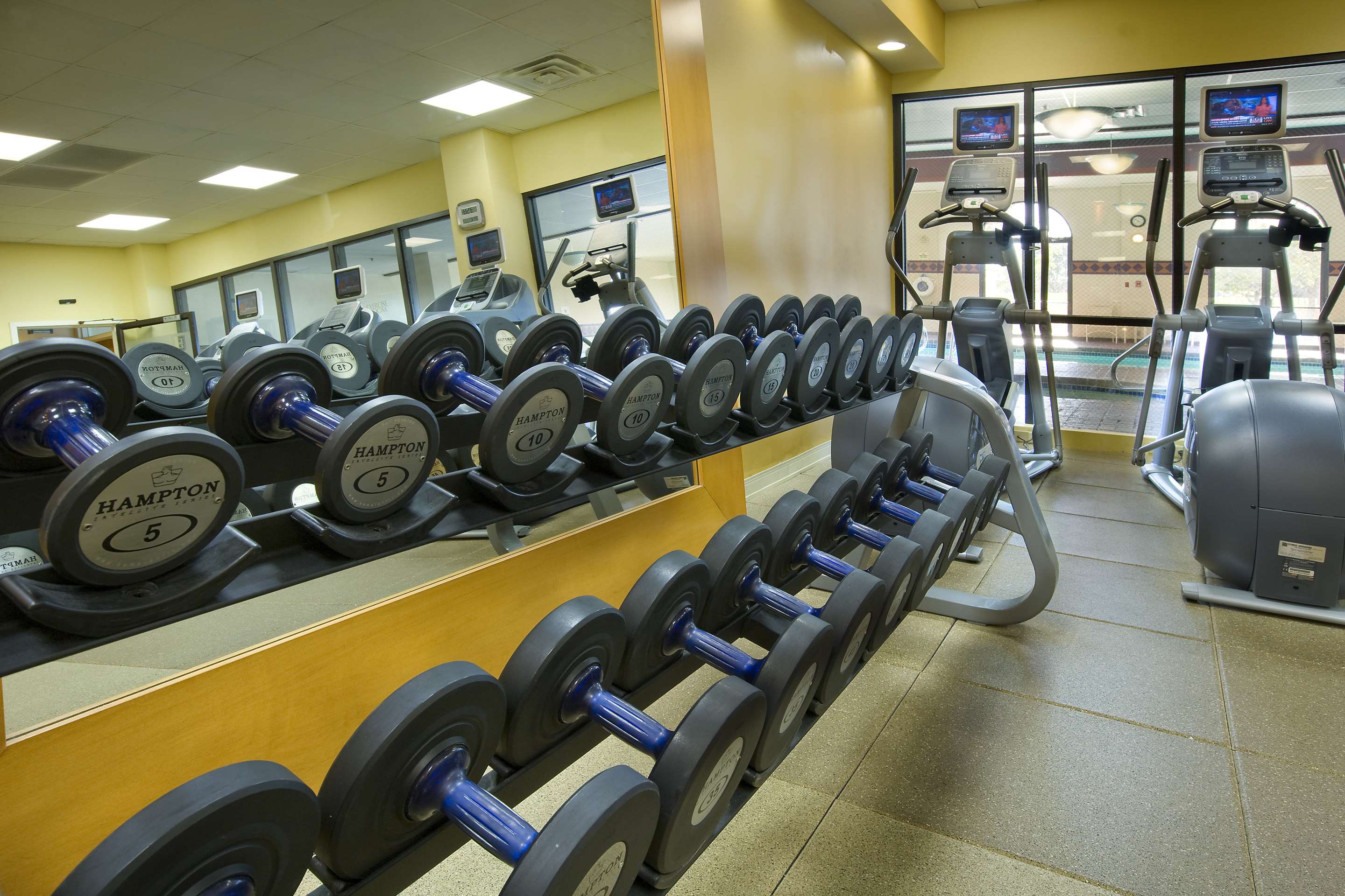 Health club fitness center gym | Embassy Suites by Hilton Kansas City International Airport