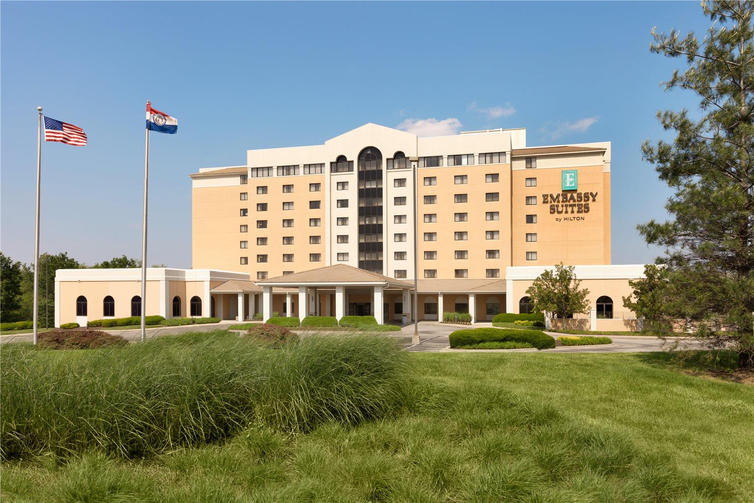 Embassy Suites Hotel Airport
