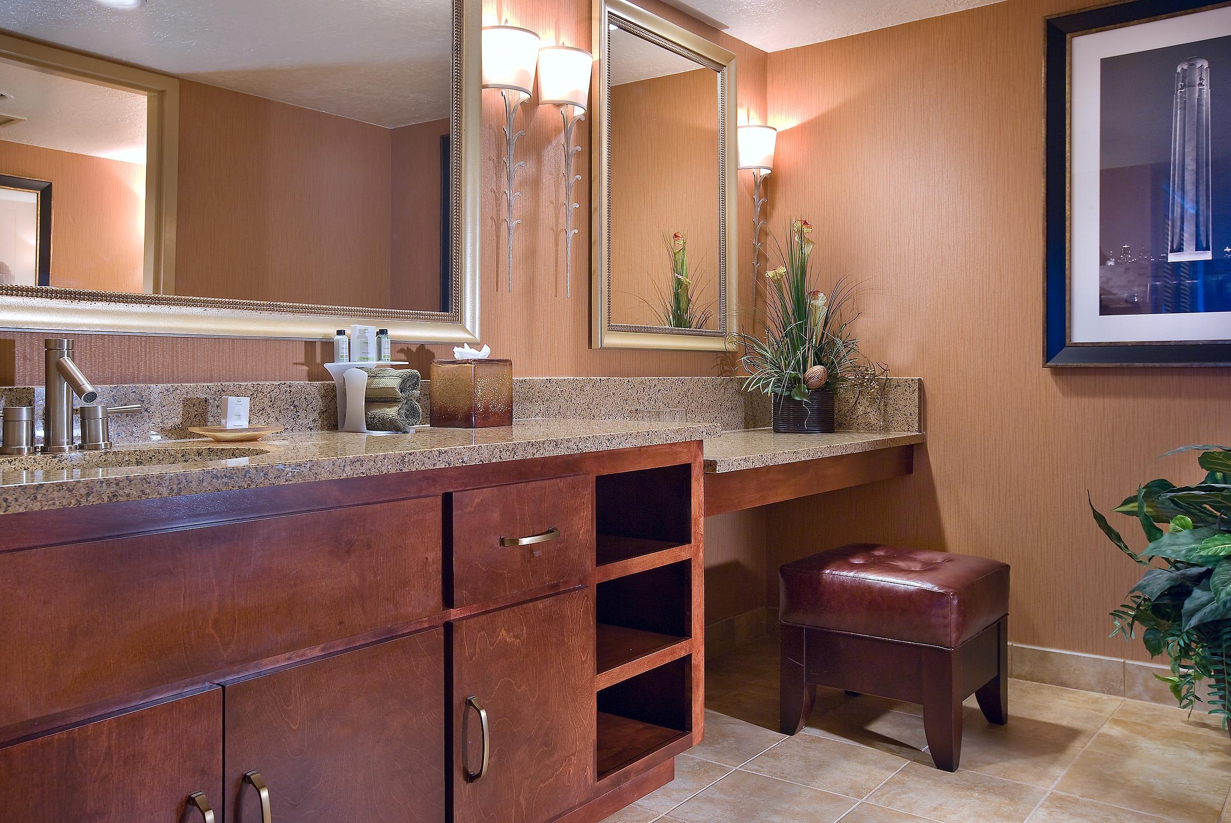 Guest room bath