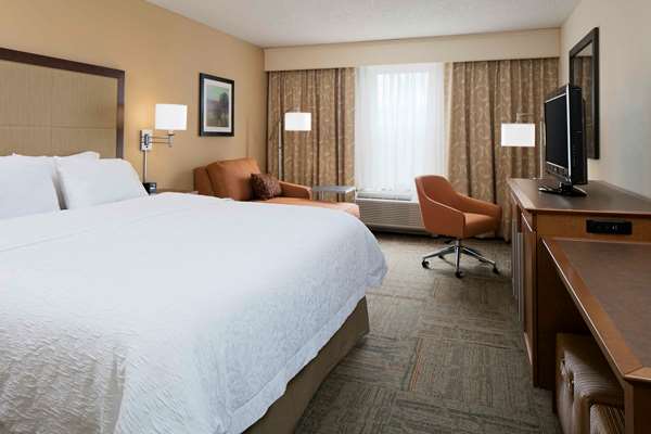  - Hampton Inn Shawnee - I-435, Exit 5