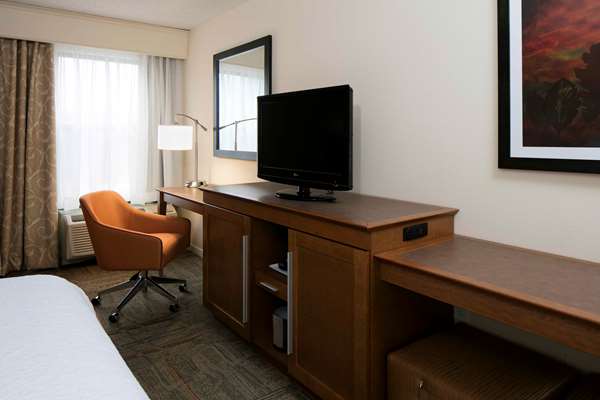  - Hampton Inn Shawnee - I-435, Exit 5