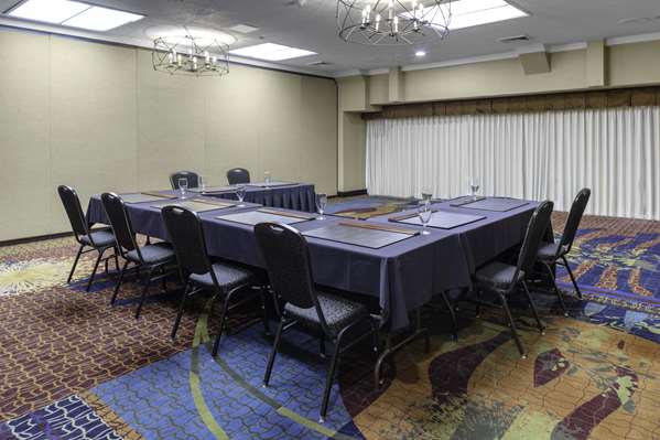  - Embassy Suites Country Club Plaza Kansas City