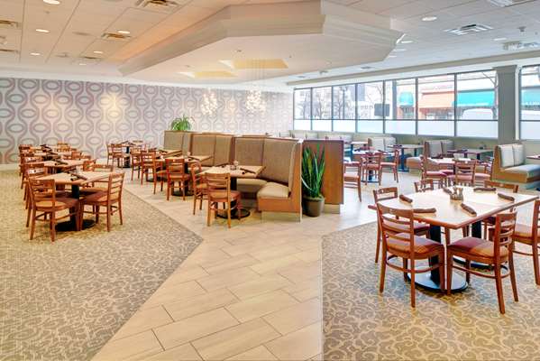 Amenities - DoubleTree by Hilton Hotel Downtown Milwaukee - I-43, Exit 72A& 72E