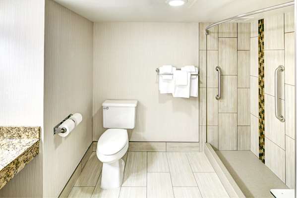  - DoubleTree by Hilton Hotel Downtown Milwaukee - I-43, Exit 72A& 72E