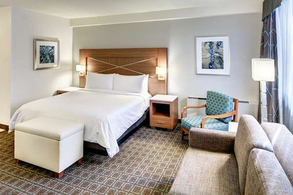  - DoubleTree by Hilton Hotel Downtown Milwaukee - I-43, Exit 72A& 72E