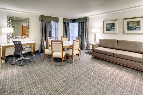  - DoubleTree by Hilton Hotel Downtown Milwaukee - I-43, Exit 72A& 72E