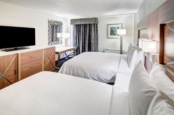  - DoubleTree by Hilton Hotel Downtown Milwaukee - I-43, Exit 72A& 72E