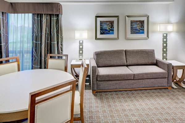  - DoubleTree by Hilton Hotel Downtown Milwaukee - I-43, Exit 72A& 72E