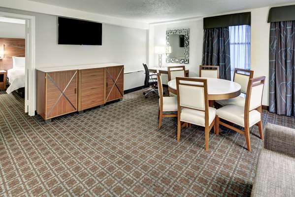  - DoubleTree by Hilton Hotel Downtown Milwaukee - I-43, Exit 72A& 72E