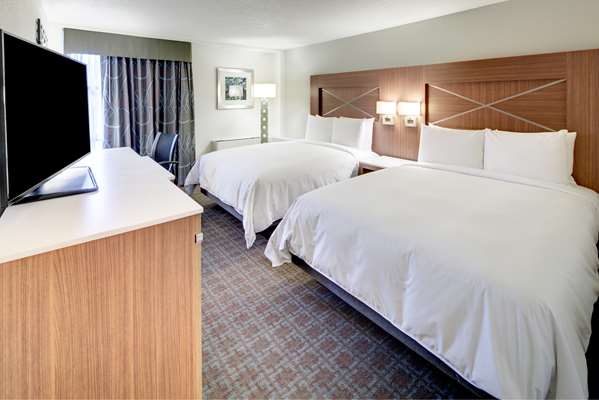  - DoubleTree by Hilton Hotel Downtown Milwaukee - I-43, Exit 72A& 72E