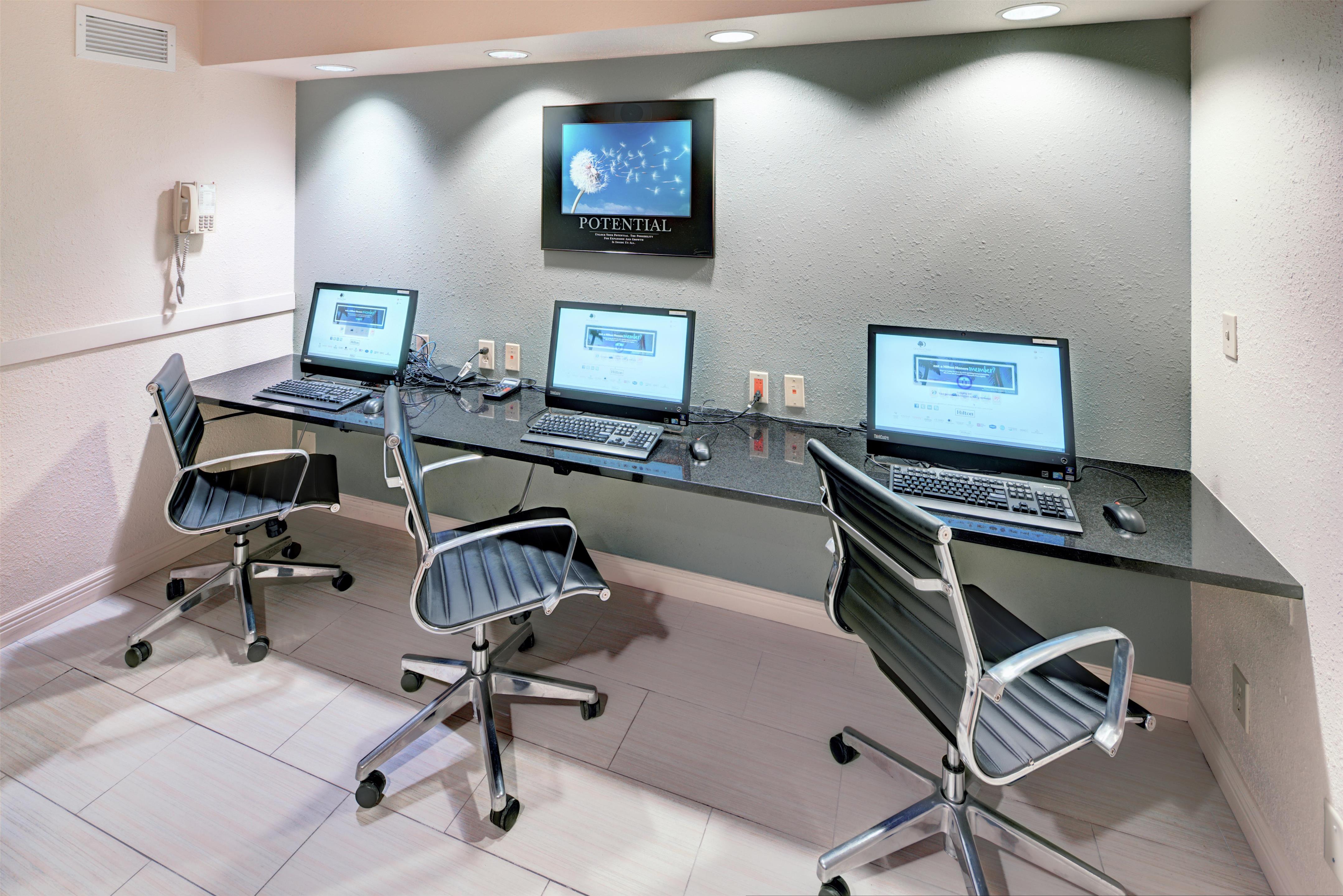 Business Center | DoubleTree by Hilton Milwaukee Downtown