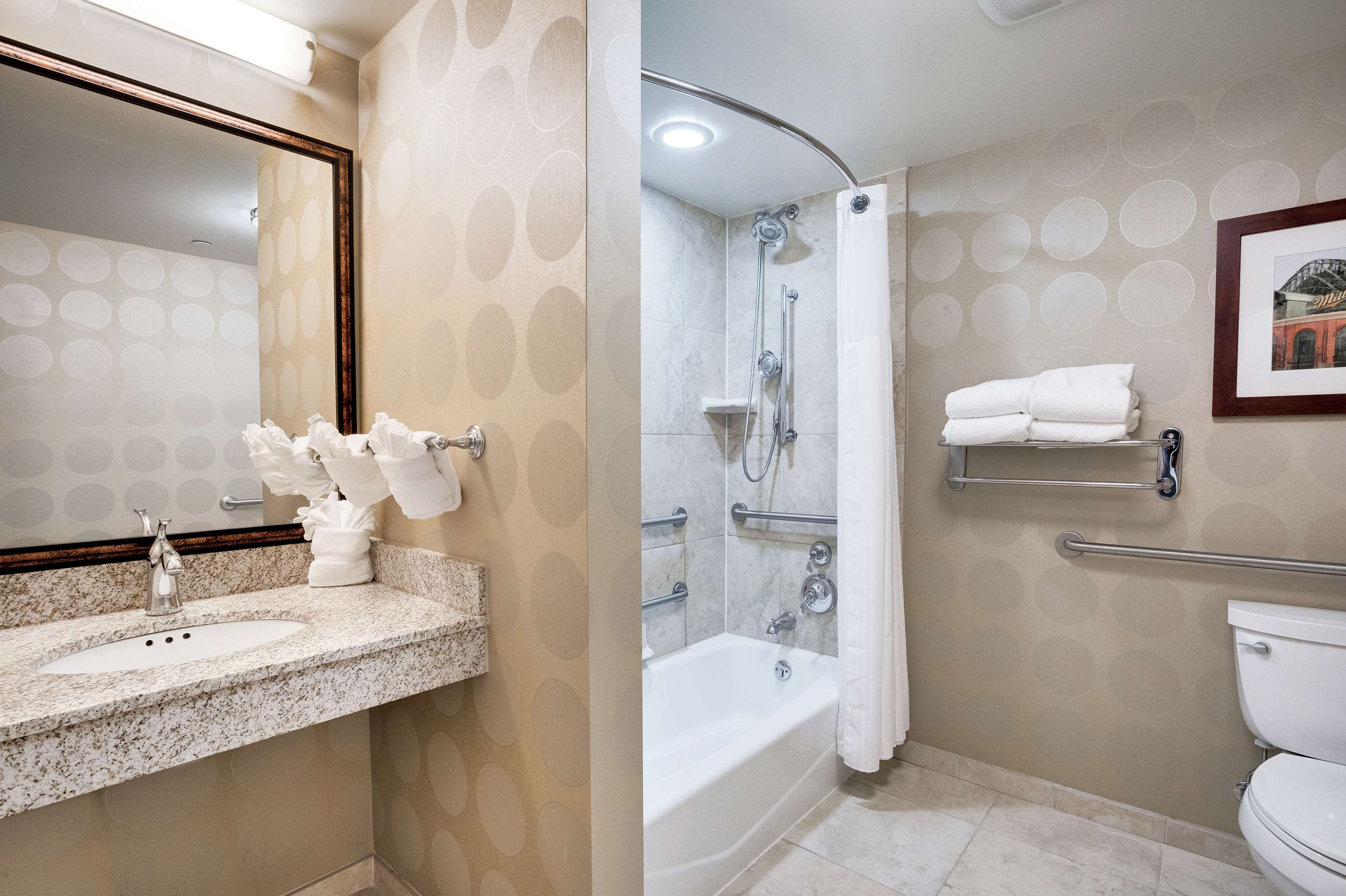 Guest room bath
