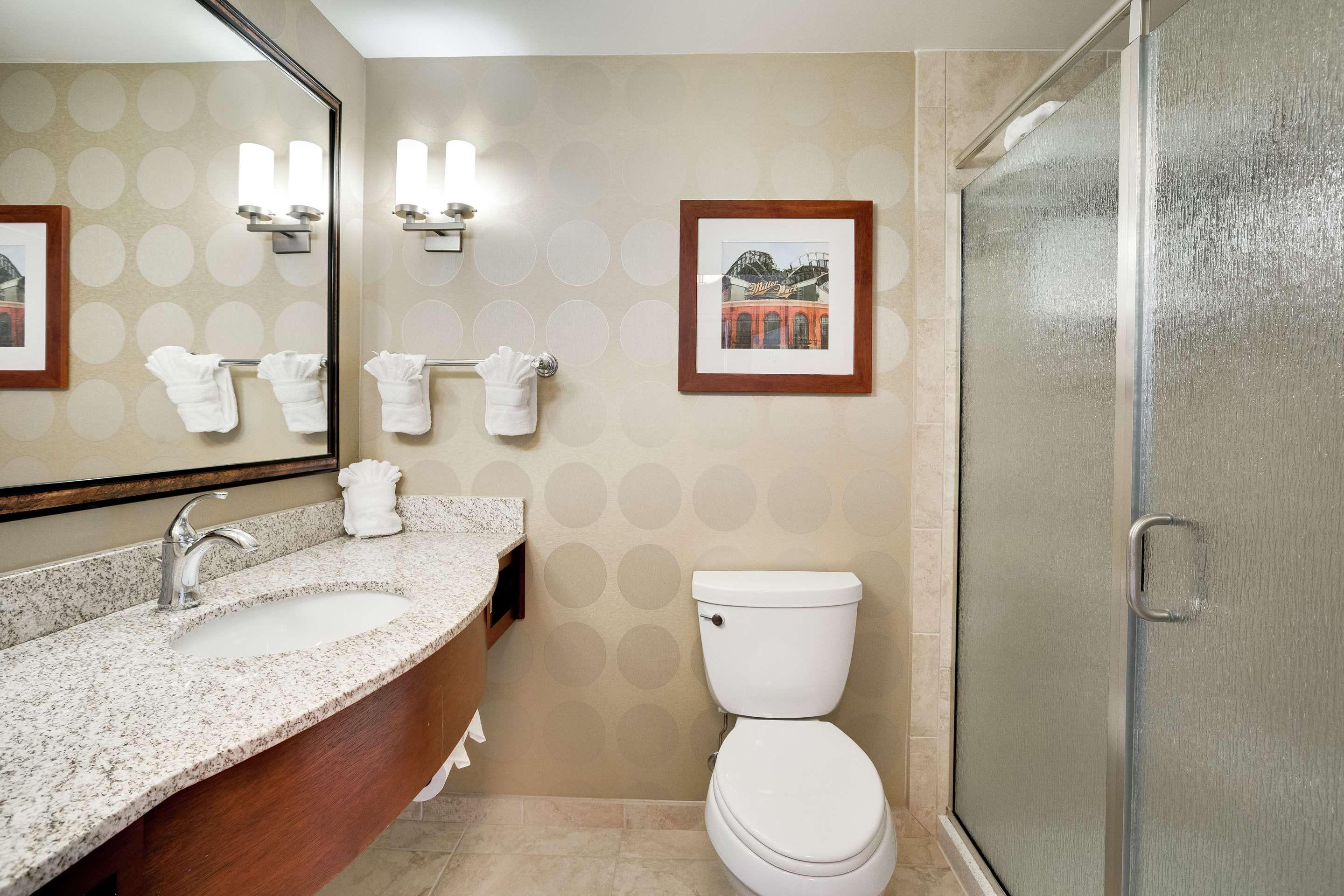 Guest room bath