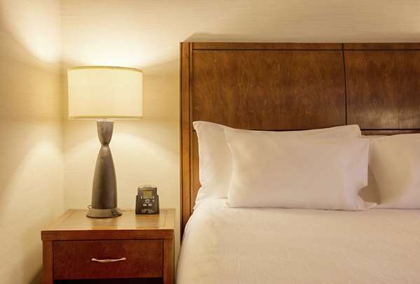  - Hilton Garden Inn Downtown Milwaukee - I-794, Exit 1E