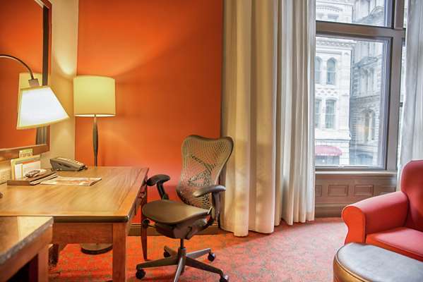  - Hilton Garden Inn Downtown Milwaukee - I-794, Exit 1E