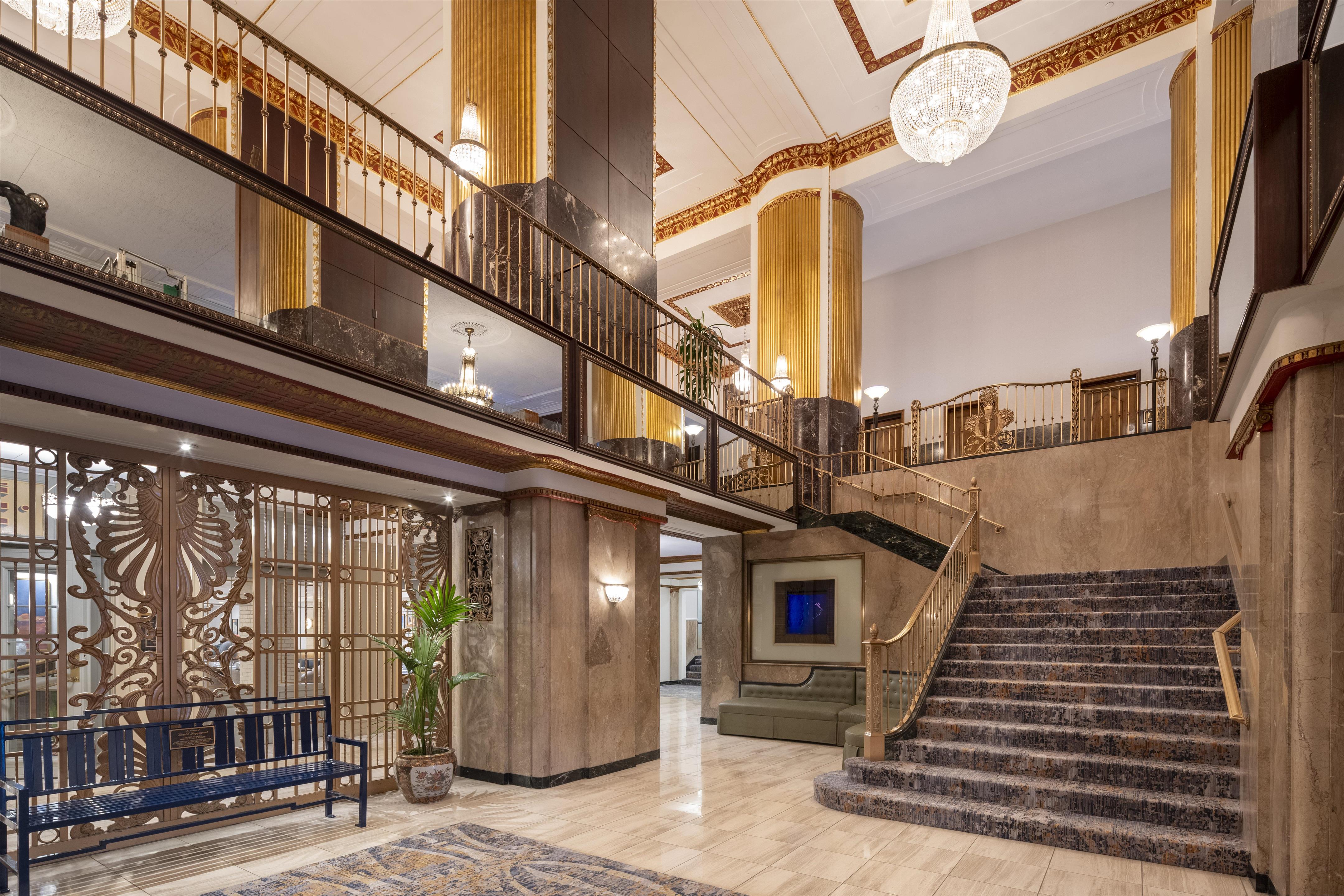 Lobby | Hilton Milwaukee City Center