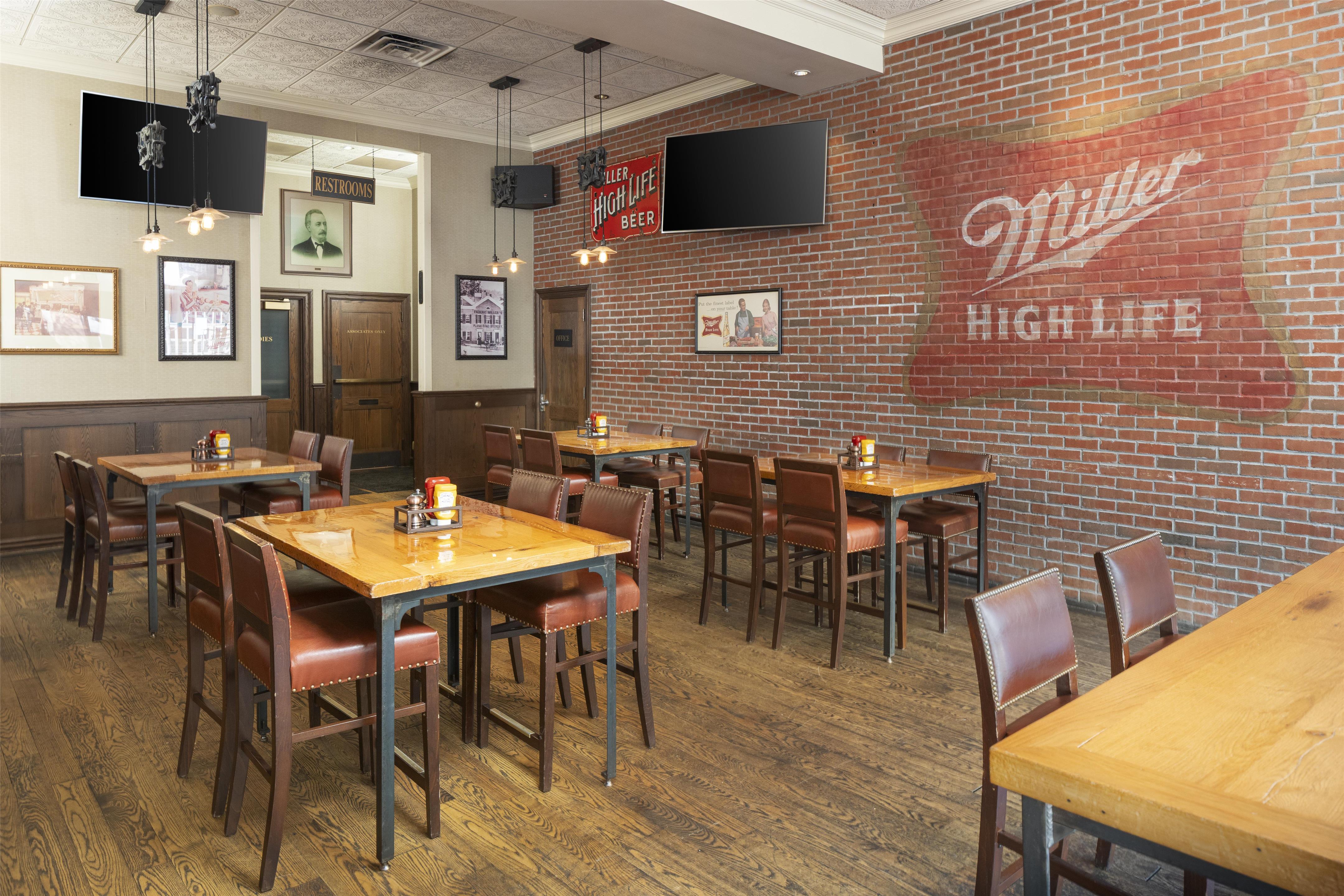 BarLounge | Hilton Milwaukee City Center