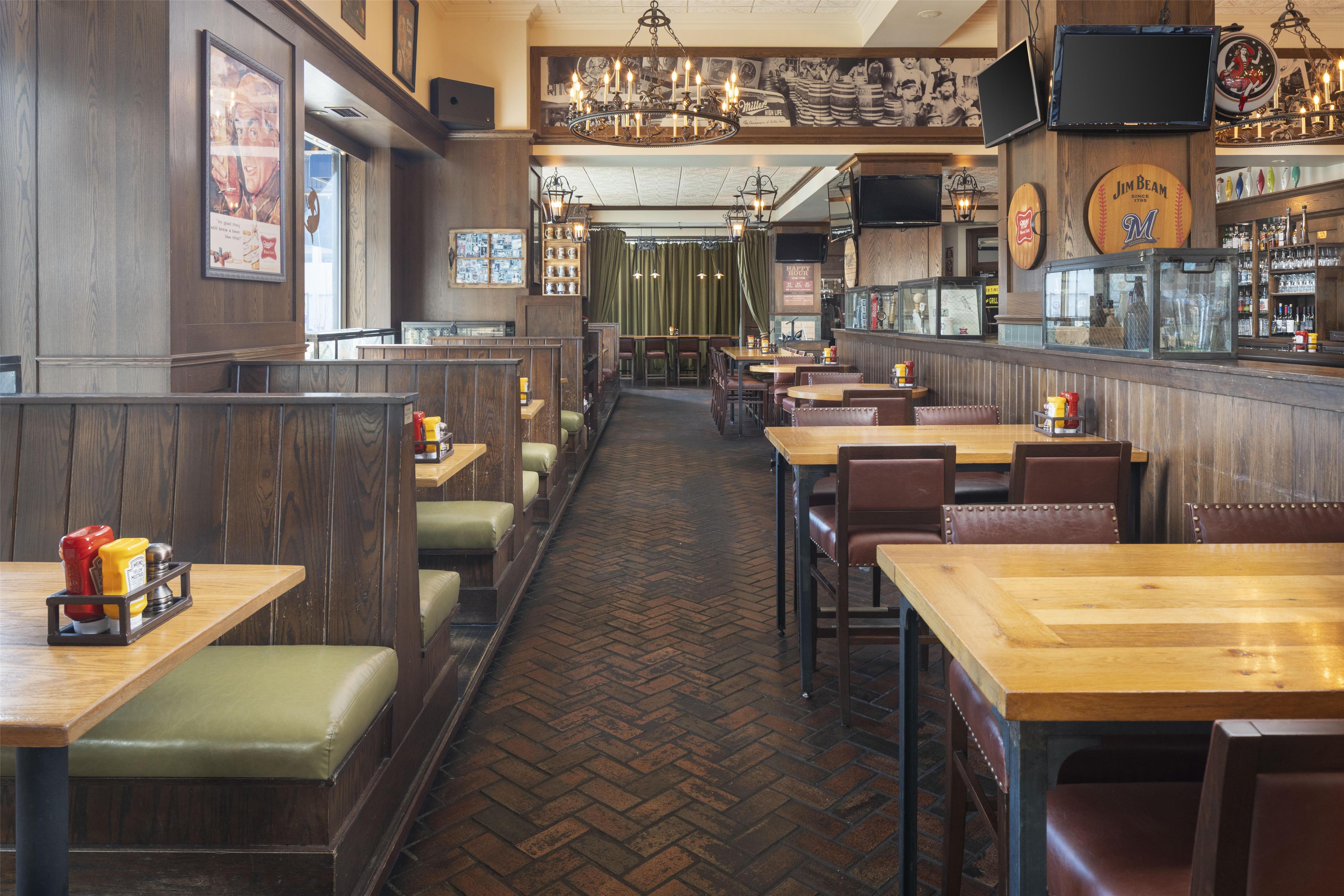 BarLounge | Hilton Milwaukee City Center