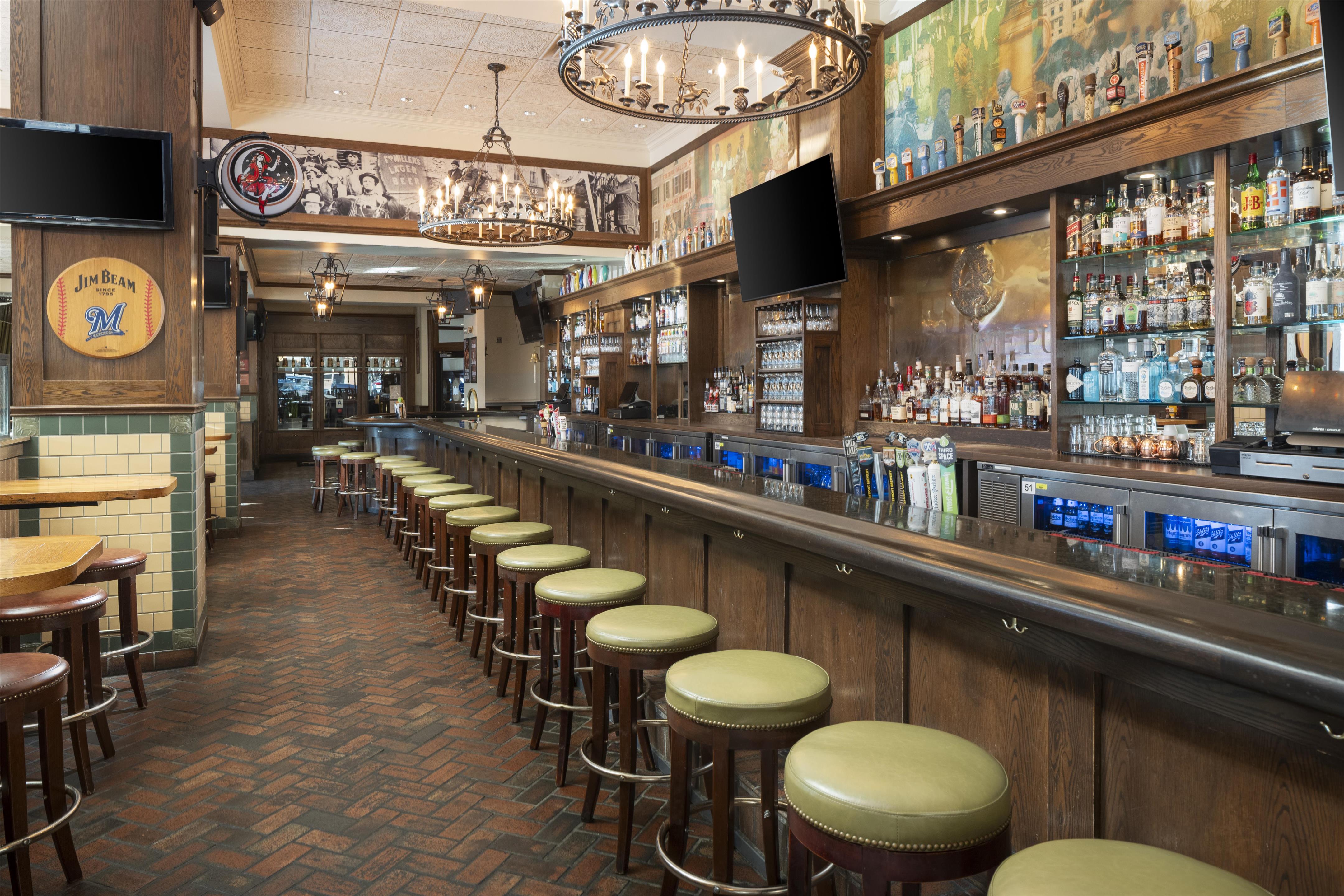 BarLounge | Hilton Milwaukee City Center
