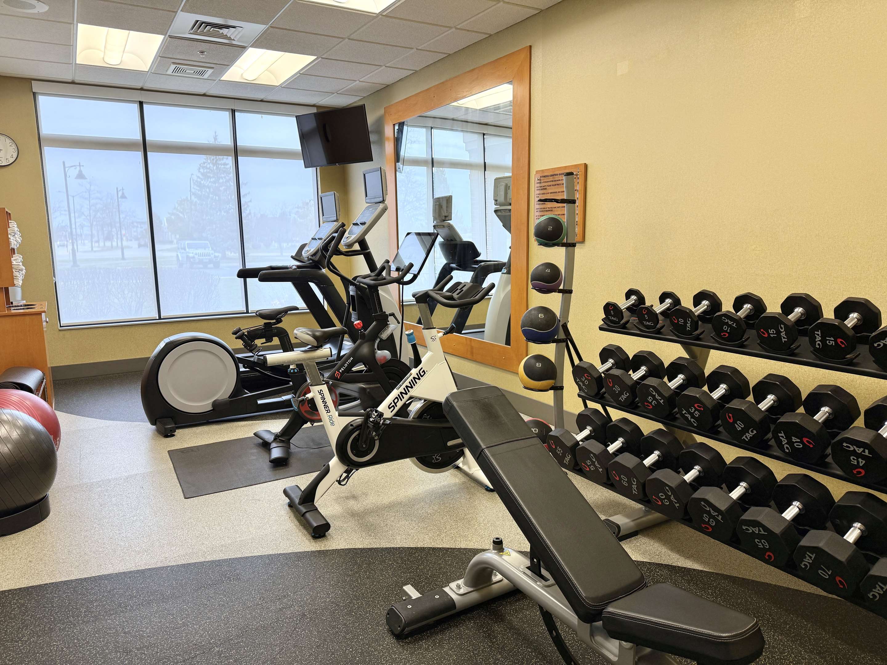Health club fitness center gym | Hilton Garden Inn Oconomowoc
