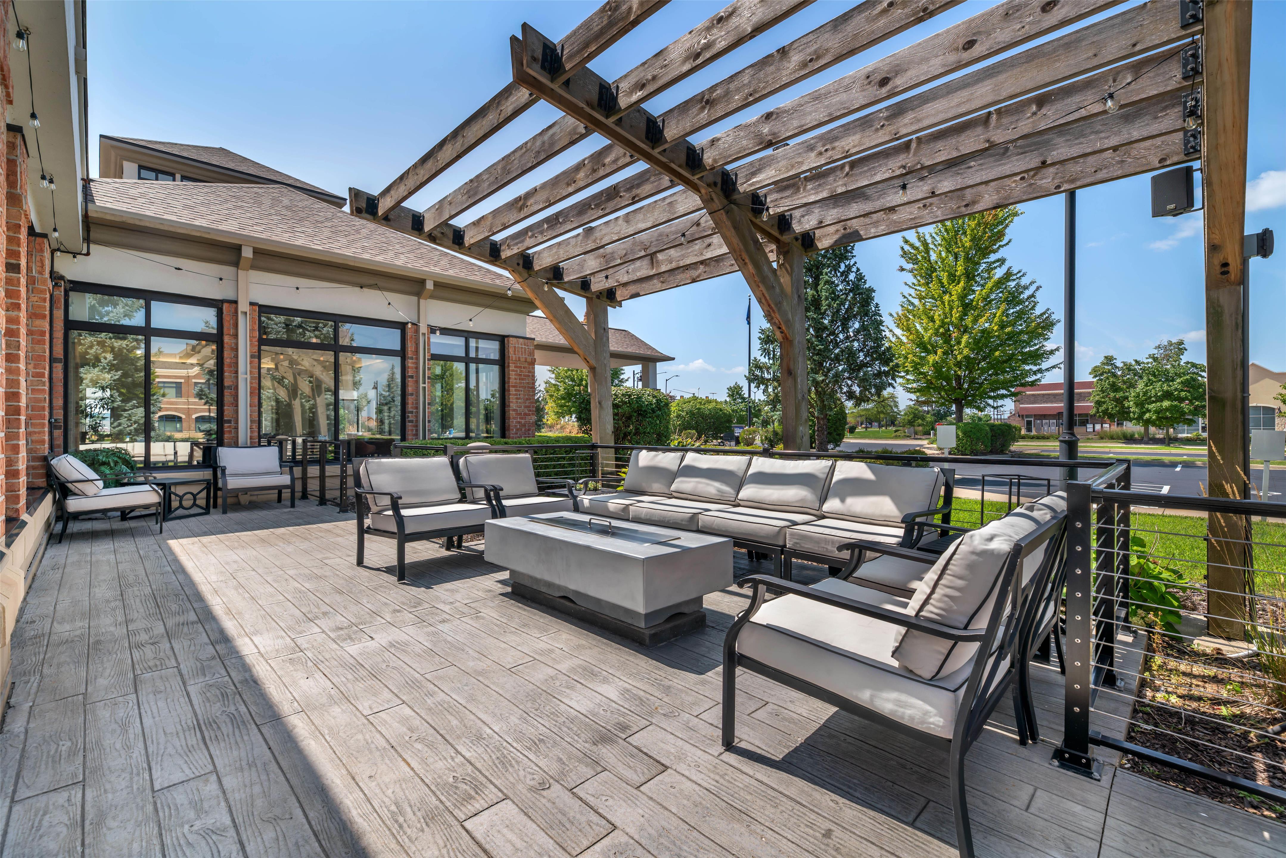 Exterior | Hilton Garden Inn Oconomowoc