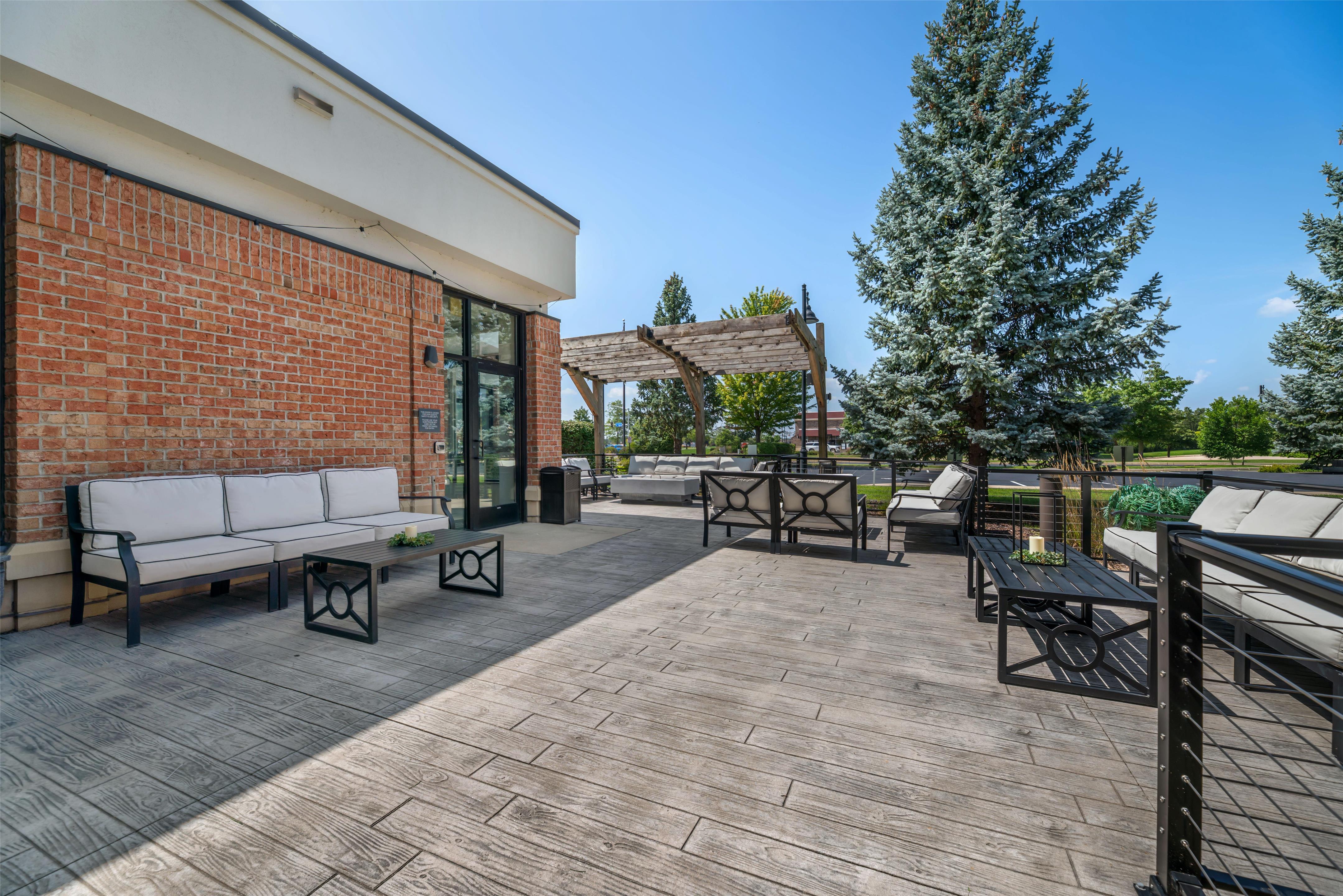 Exterior | Hilton Garden Inn Oconomowoc
