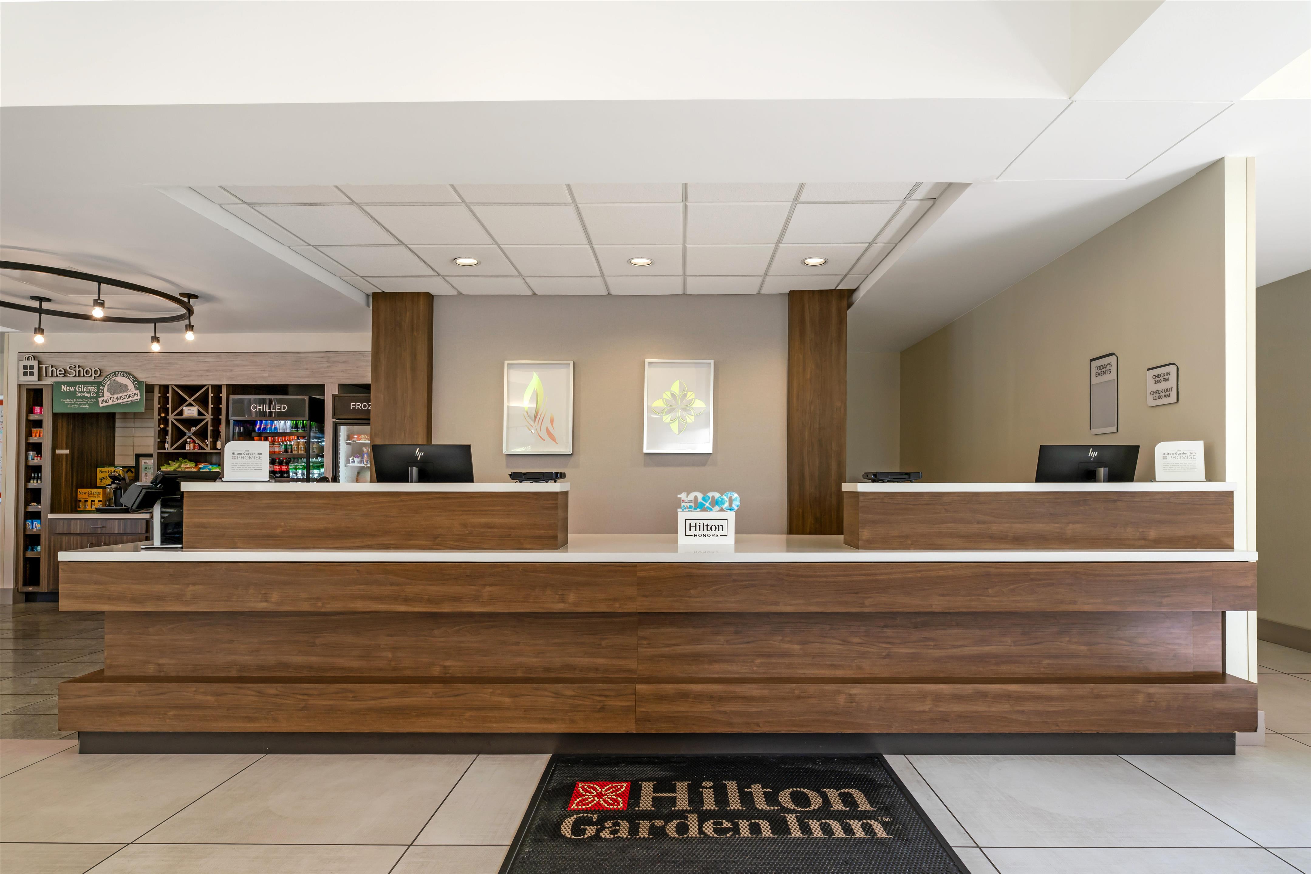Reception | Hilton Garden Inn Oconomowoc
