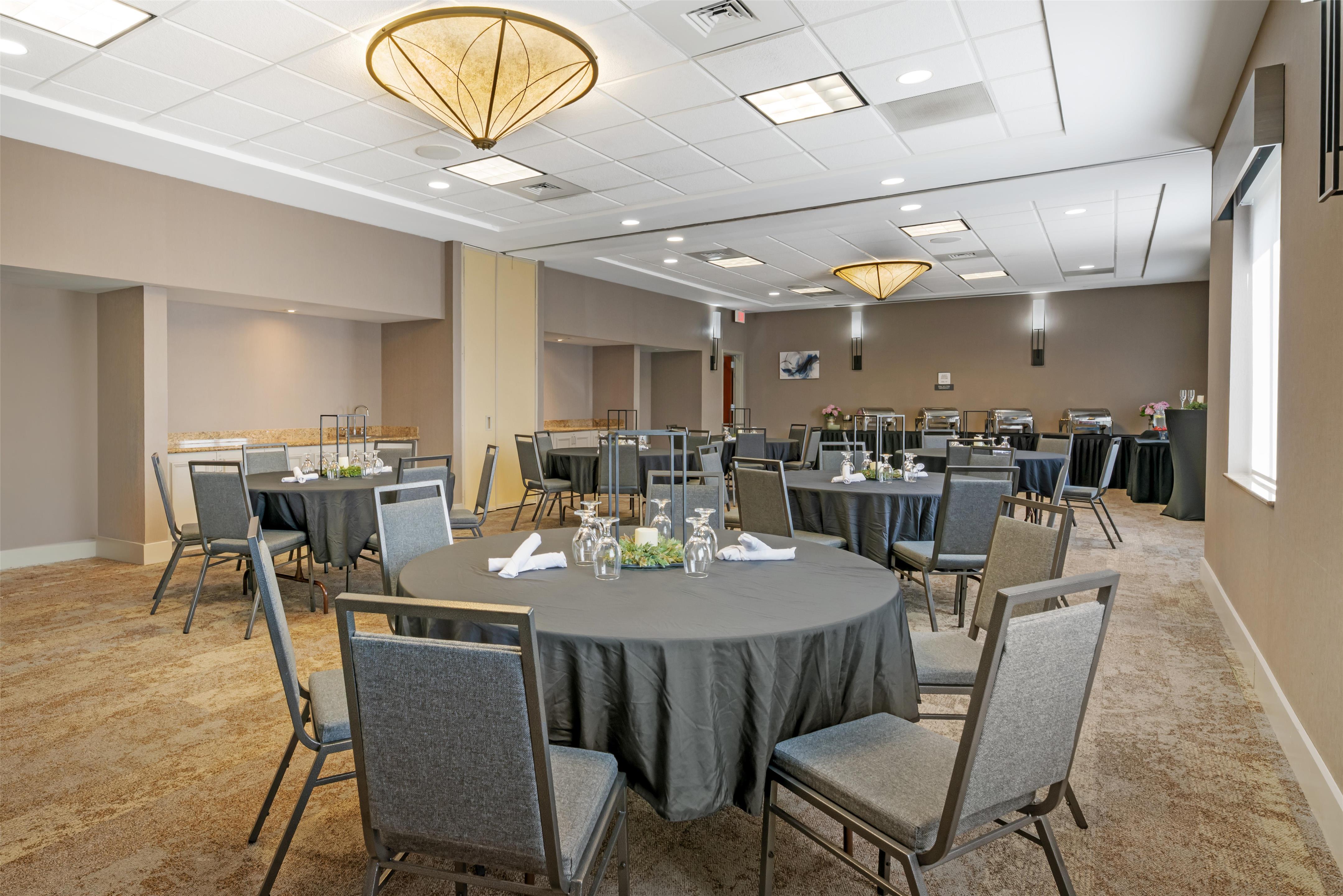 Meeting Room | Hilton Garden Inn Oconomowoc