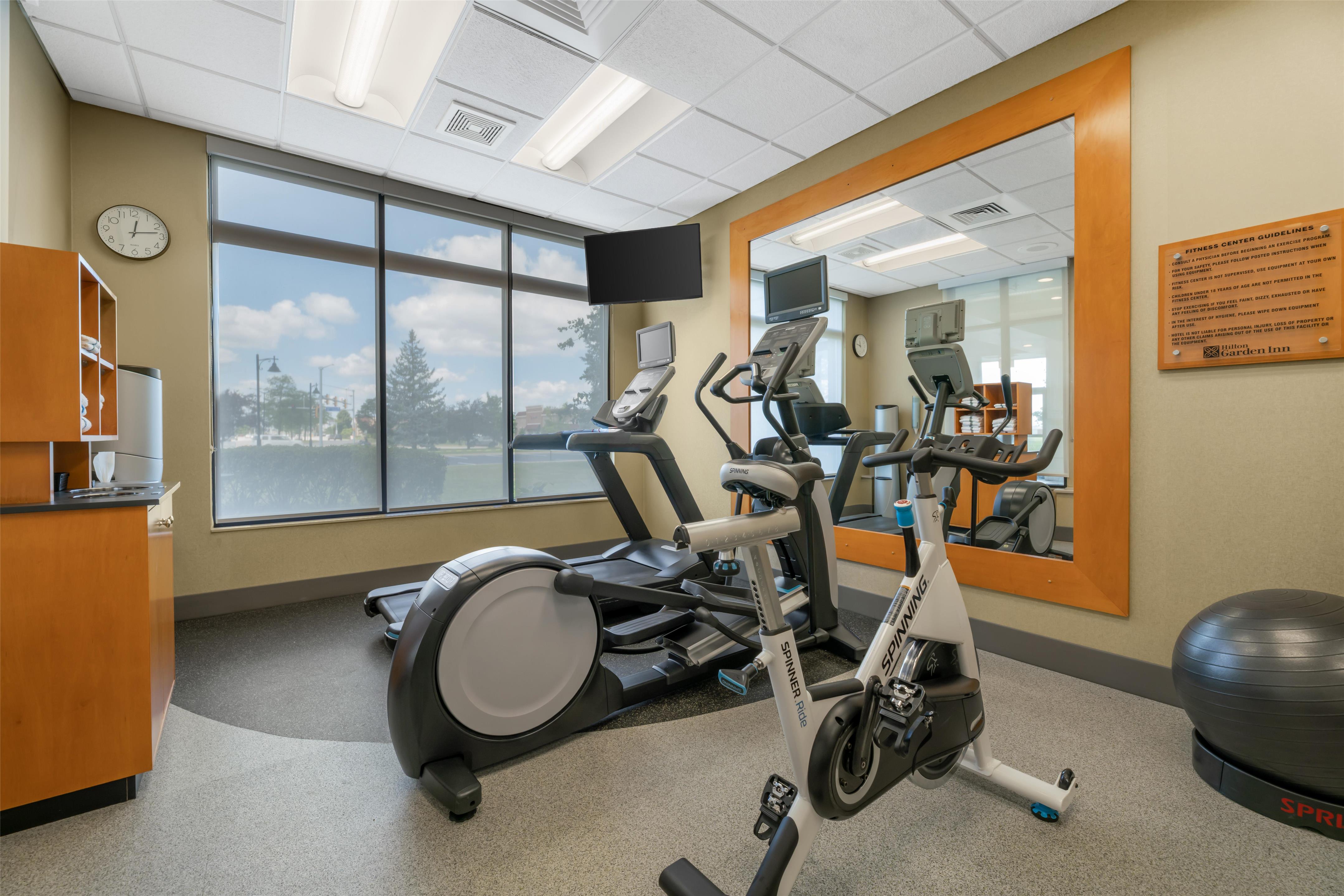 Health club fitness center gym | Hilton Garden Inn Oconomowoc