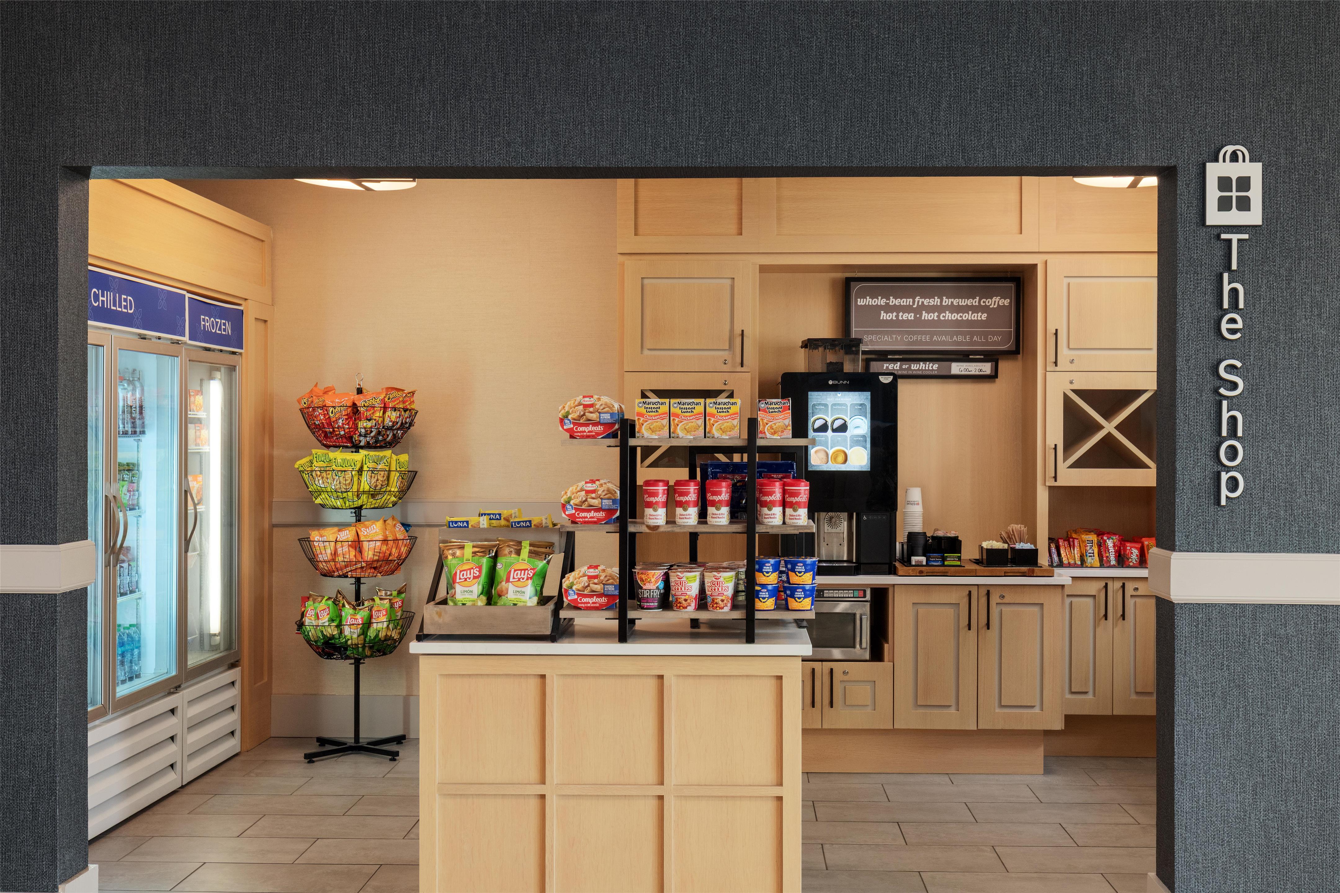 Restaurant | Hilton Garden Inn Milwaukee Northwest Conference Center